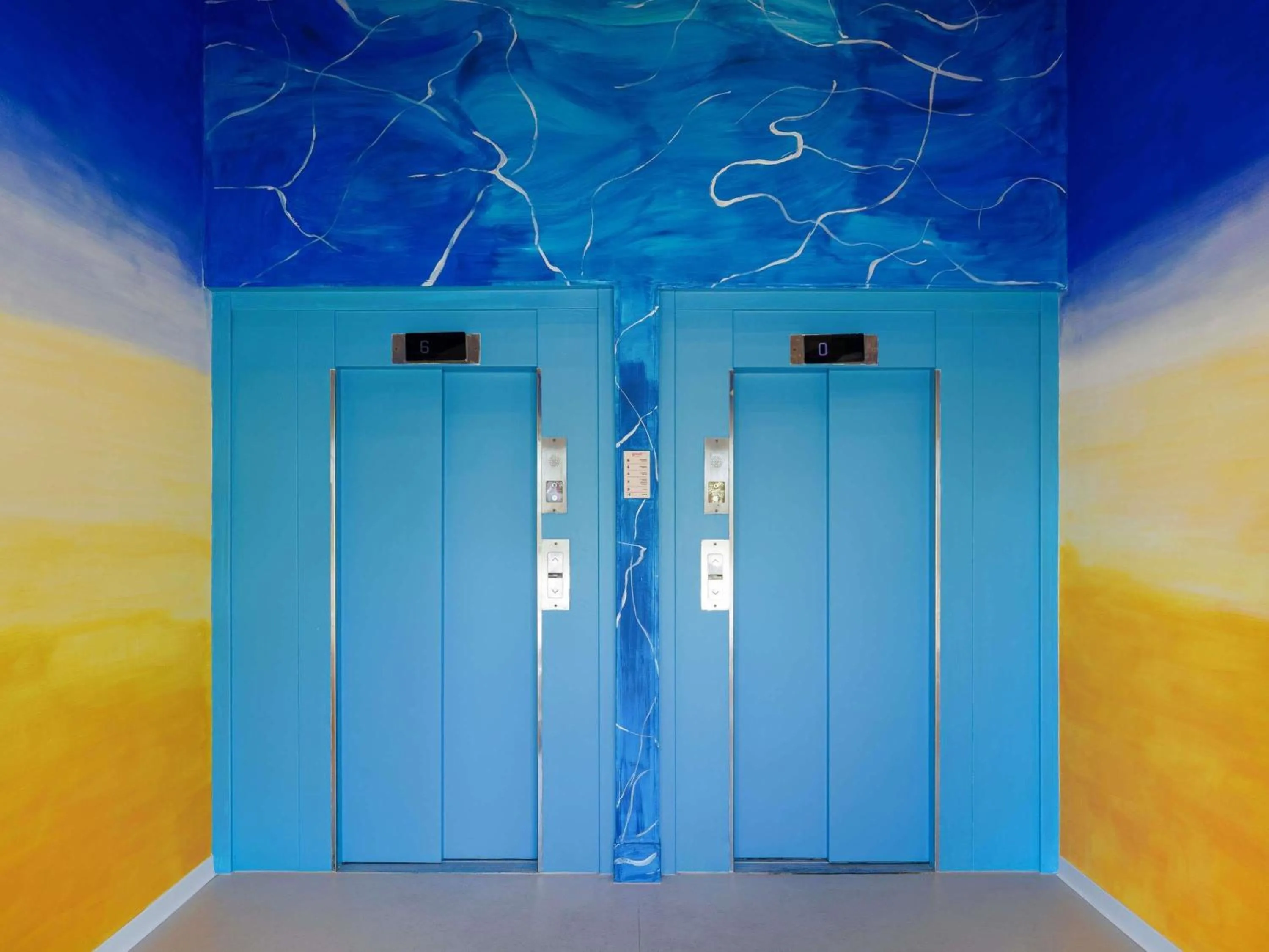 Property building in Greet Hotel Nice Aéroport Promenade des Anglais