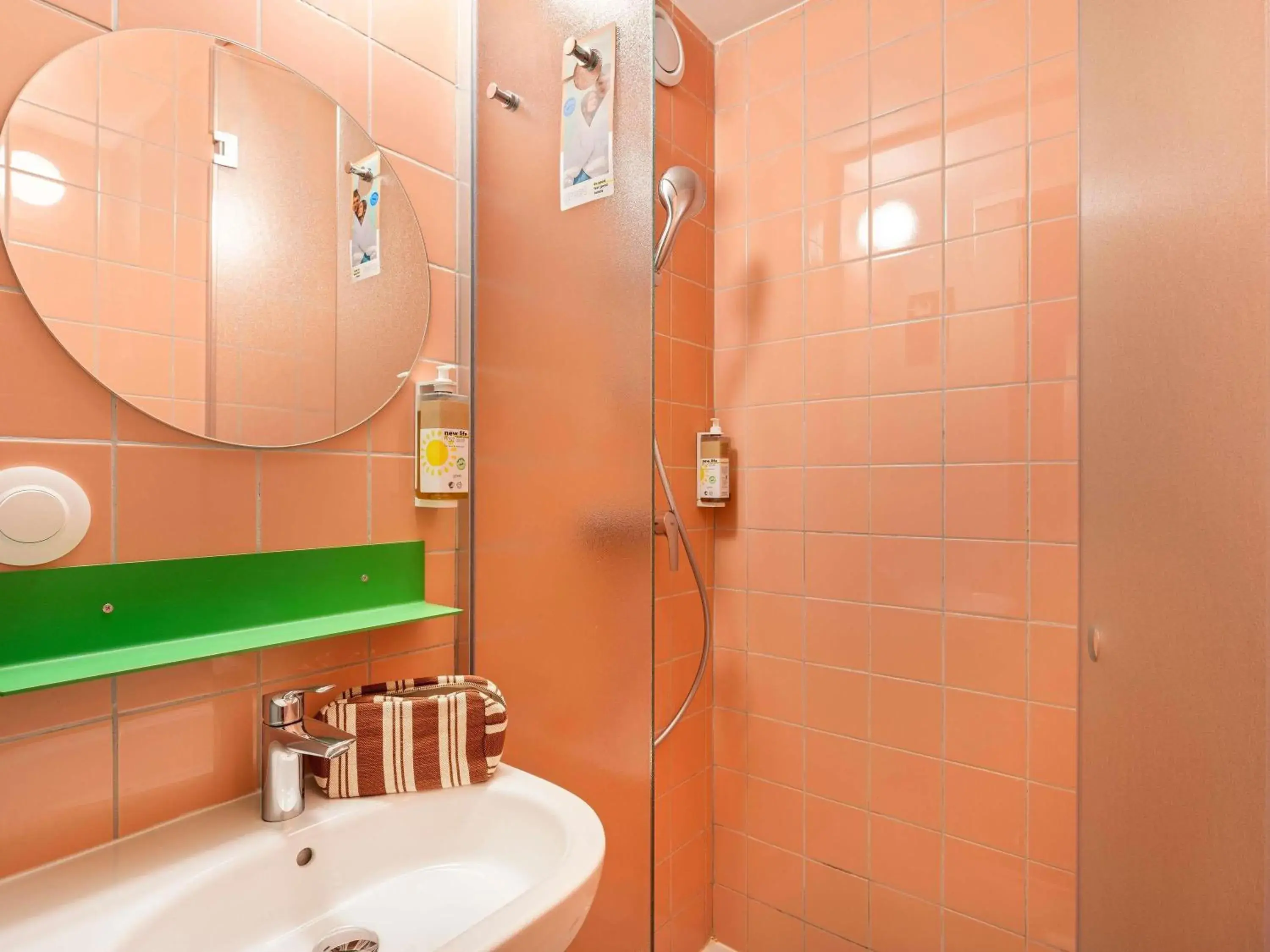 Bedroom in Greet Hotel Nice Aéroport Promenade des Anglais Bedroom in Greet Hotel Nice Aéroport Promenade des Anglais