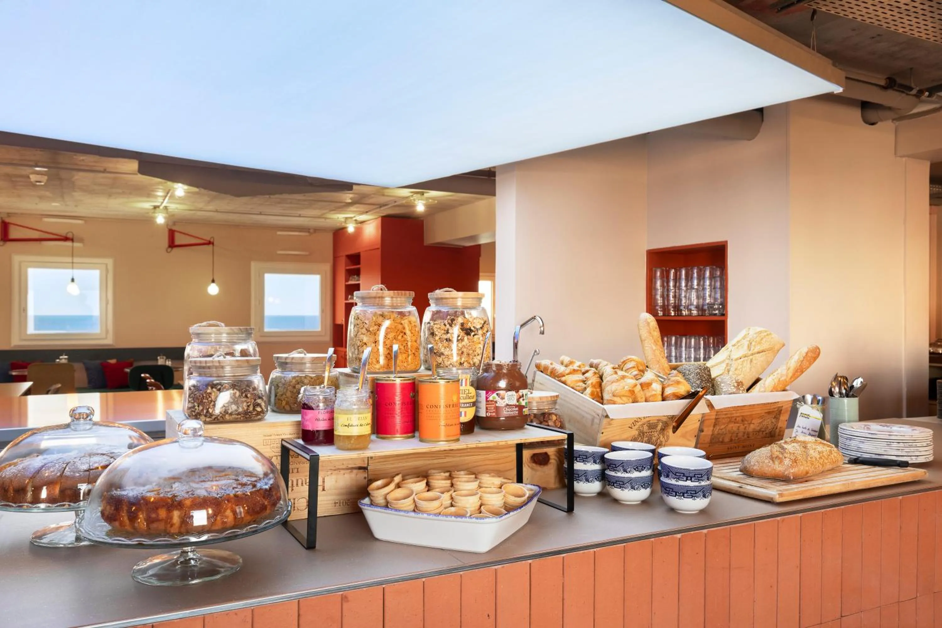 Breakfast in Greet Hotel Nice Aéroport Promenade des Anglais