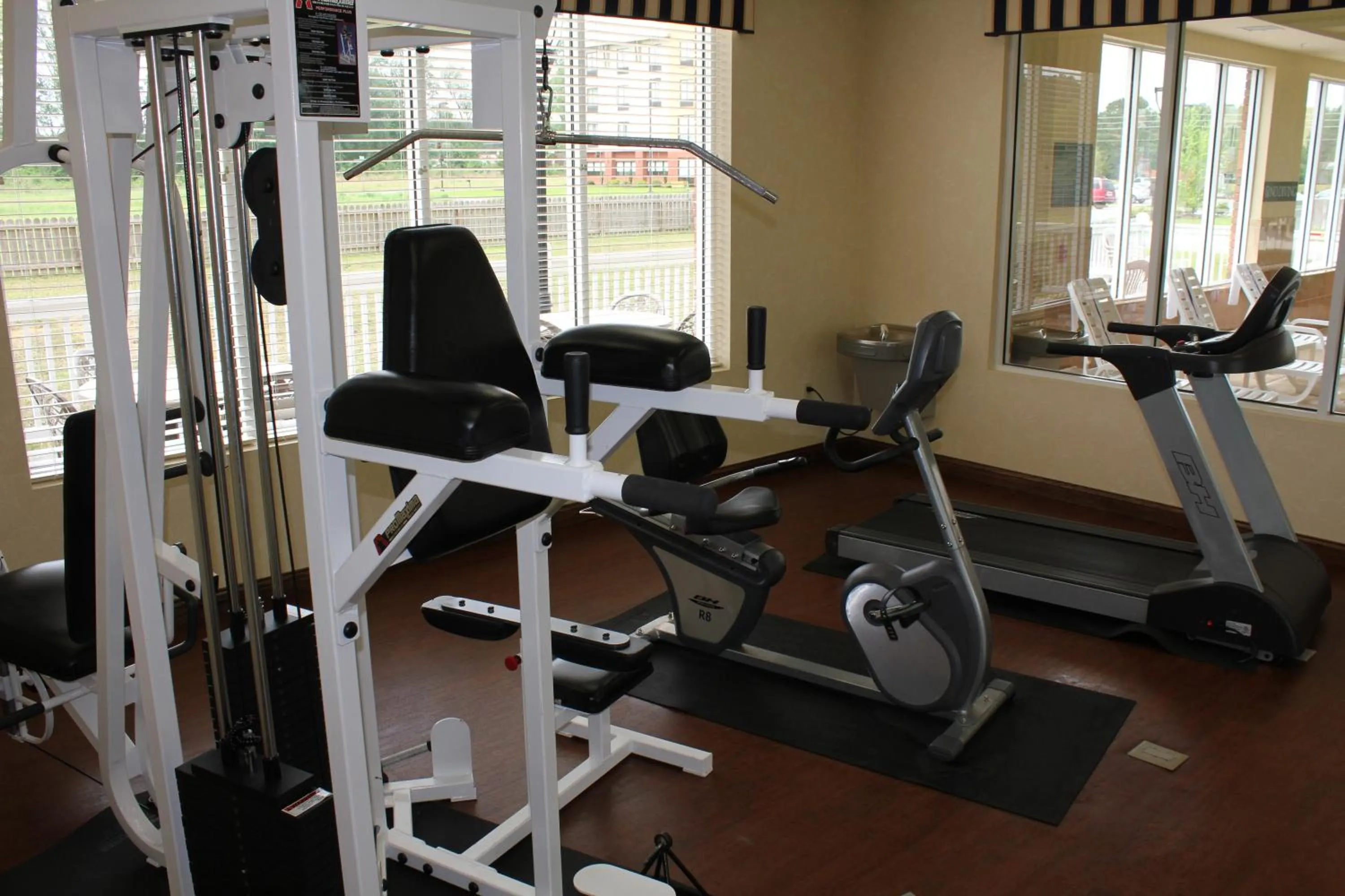 Fitness centre/facilities in Country Inn & Suites by Radisson, Wilson, NC