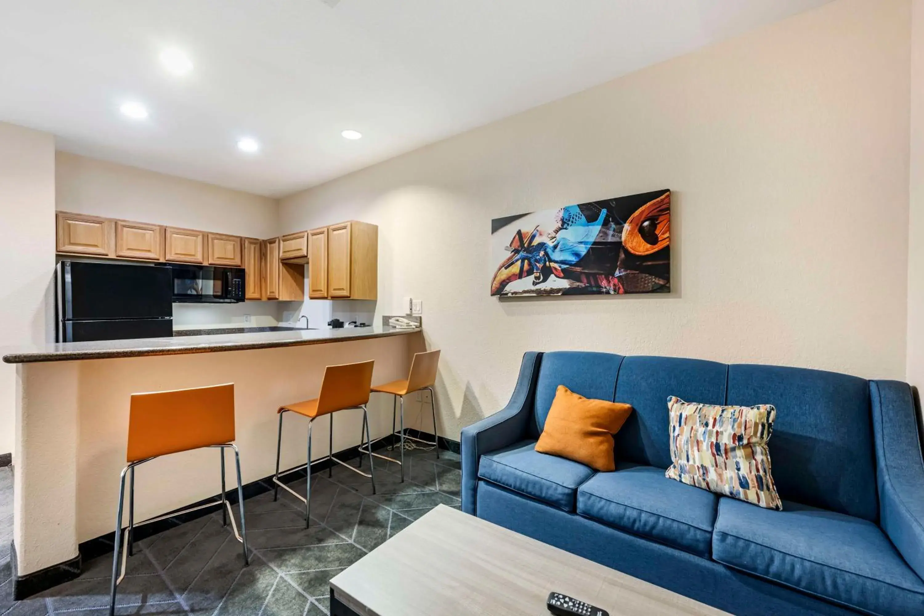 Family Room with One King Bed and Two Single Beds - Non-Smoking in Best Western Lubbock West Inn & Suites Family Room with One King Bed and Two Single Beds - Non-Smoking in Best Western Lubbock West Inn & Suites