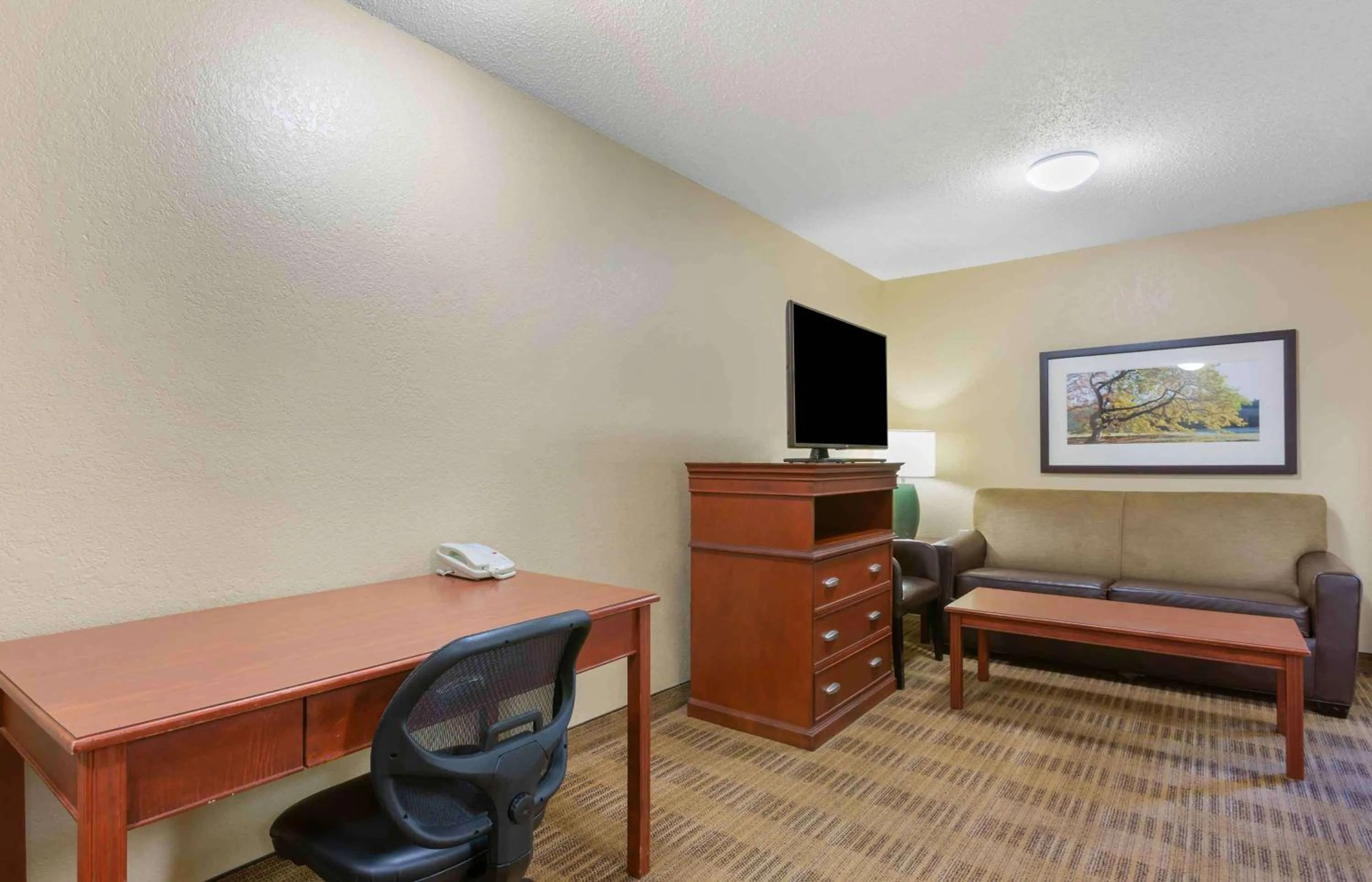 Bedroom in Extended Stay America Suites - Toledo - Maumee