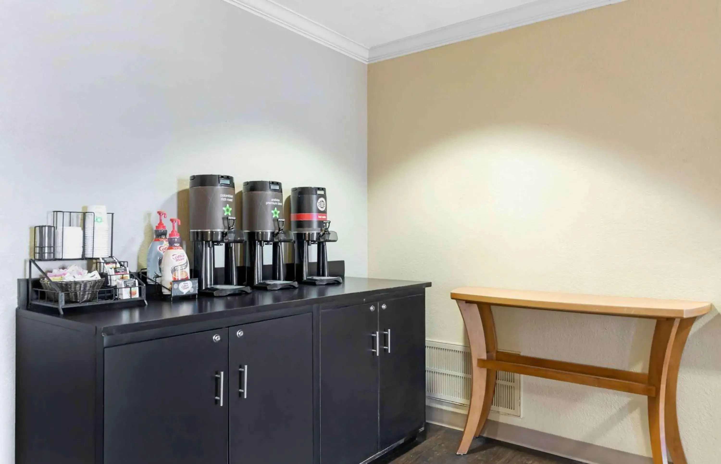 Breakfast in Extended Stay America Suites - Corpus Christi - Staples Breakfast in Extended Stay America Suites - Corpus Christi - Staples