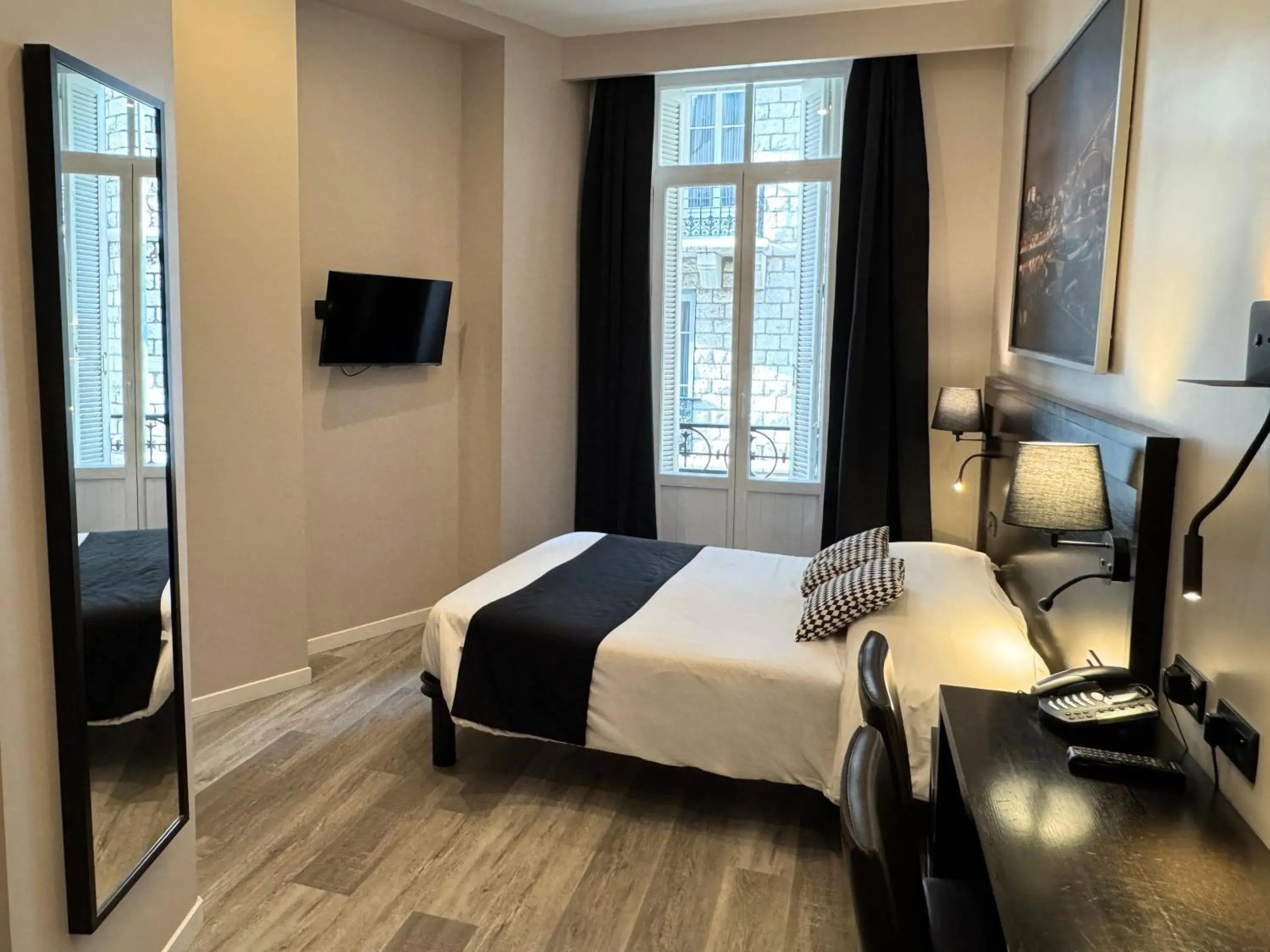 Bedroom, Bed in Trocadero Bedroom, Bed in Trocadero