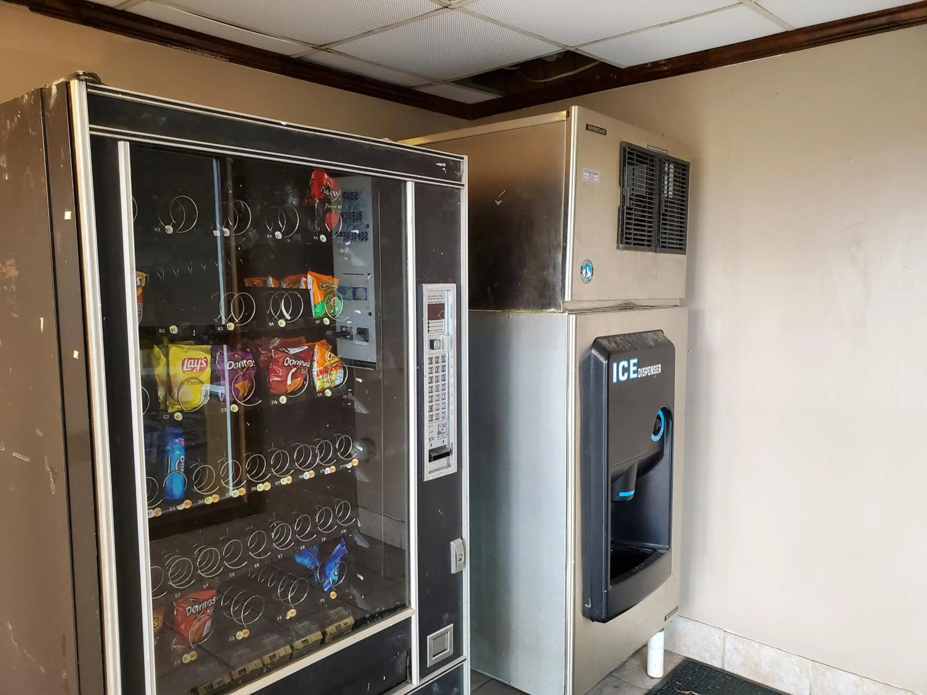 On-site shops in Super 8 by Wyndham Little Rock/North/Airport