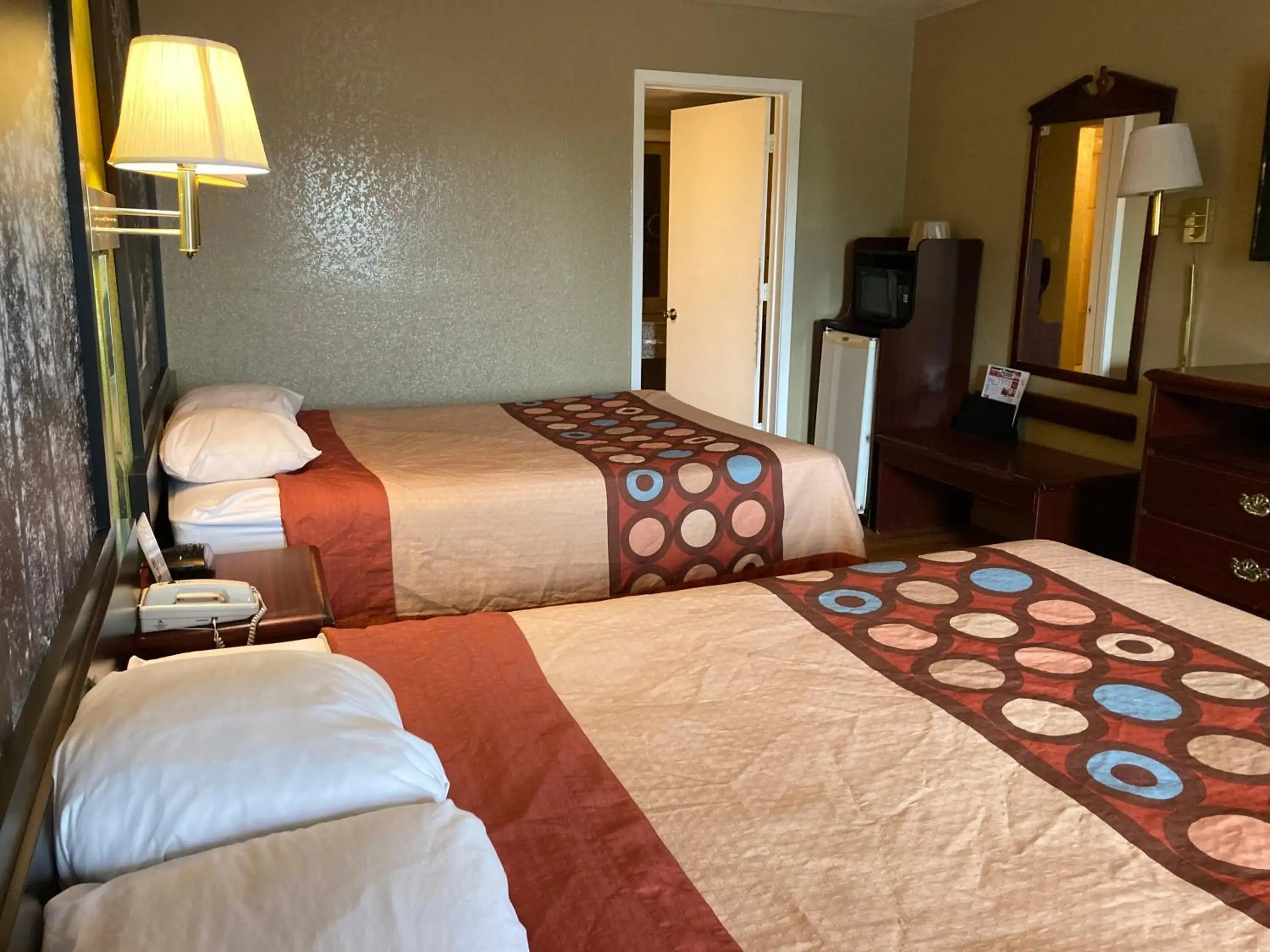 Bedroom in Super 8 by Wyndham Little Rock/North/Airport