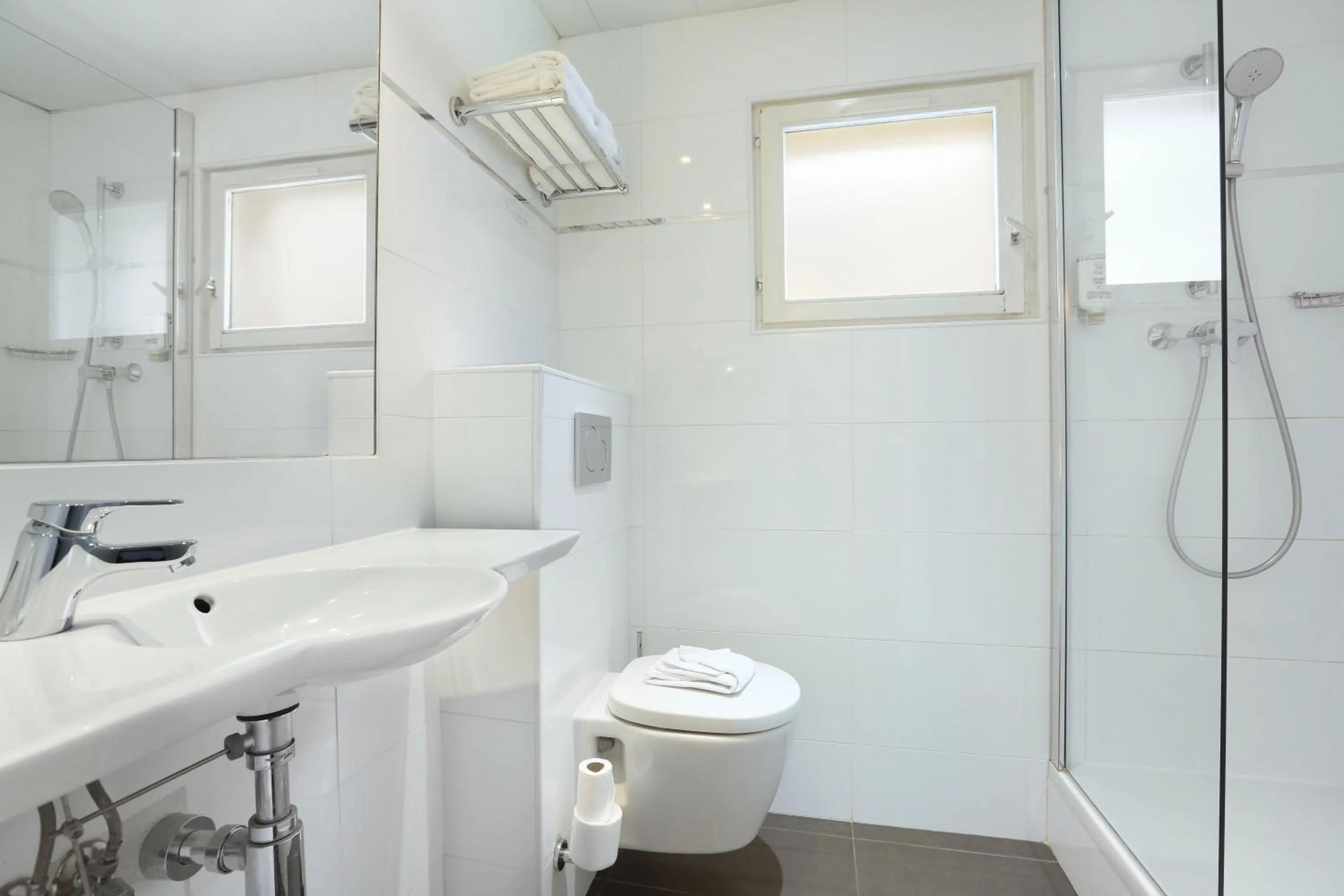 Bathroom in Hotel Beaugrenelle Tour Eiffel
