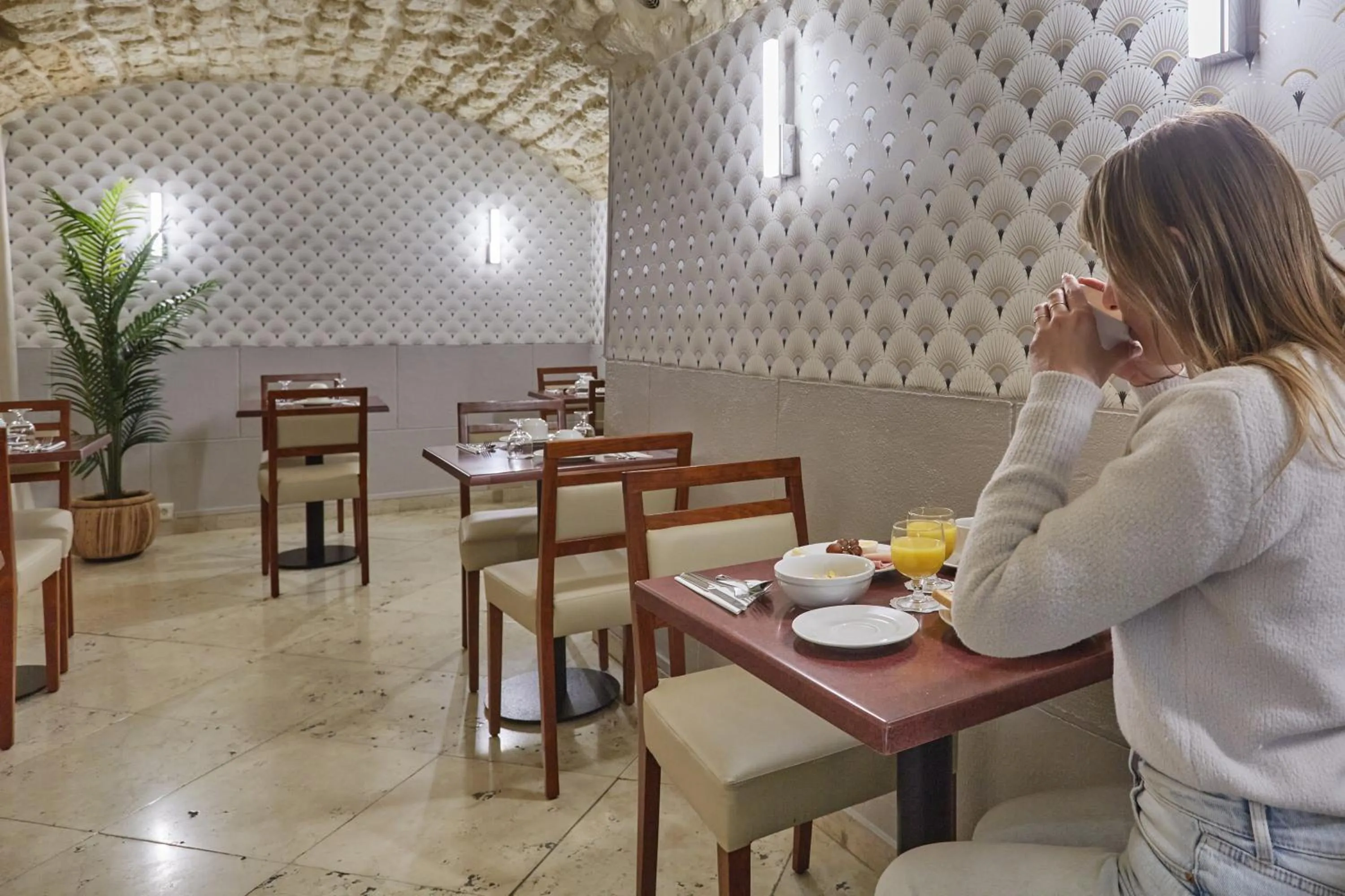 Breakfast in Hotel Beaugrenelle Tour Eiffel