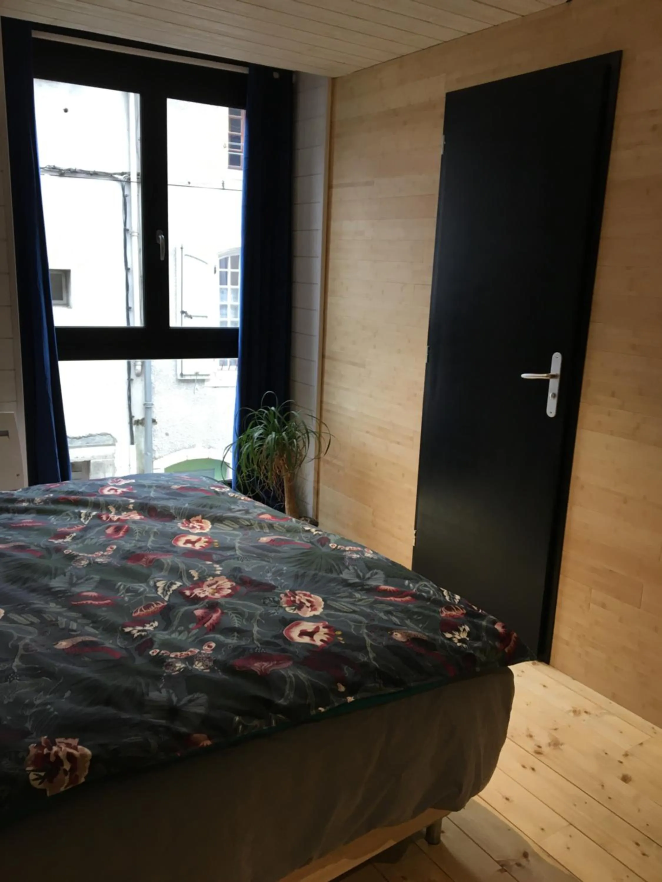 Bedroom, Bed in le 25bis