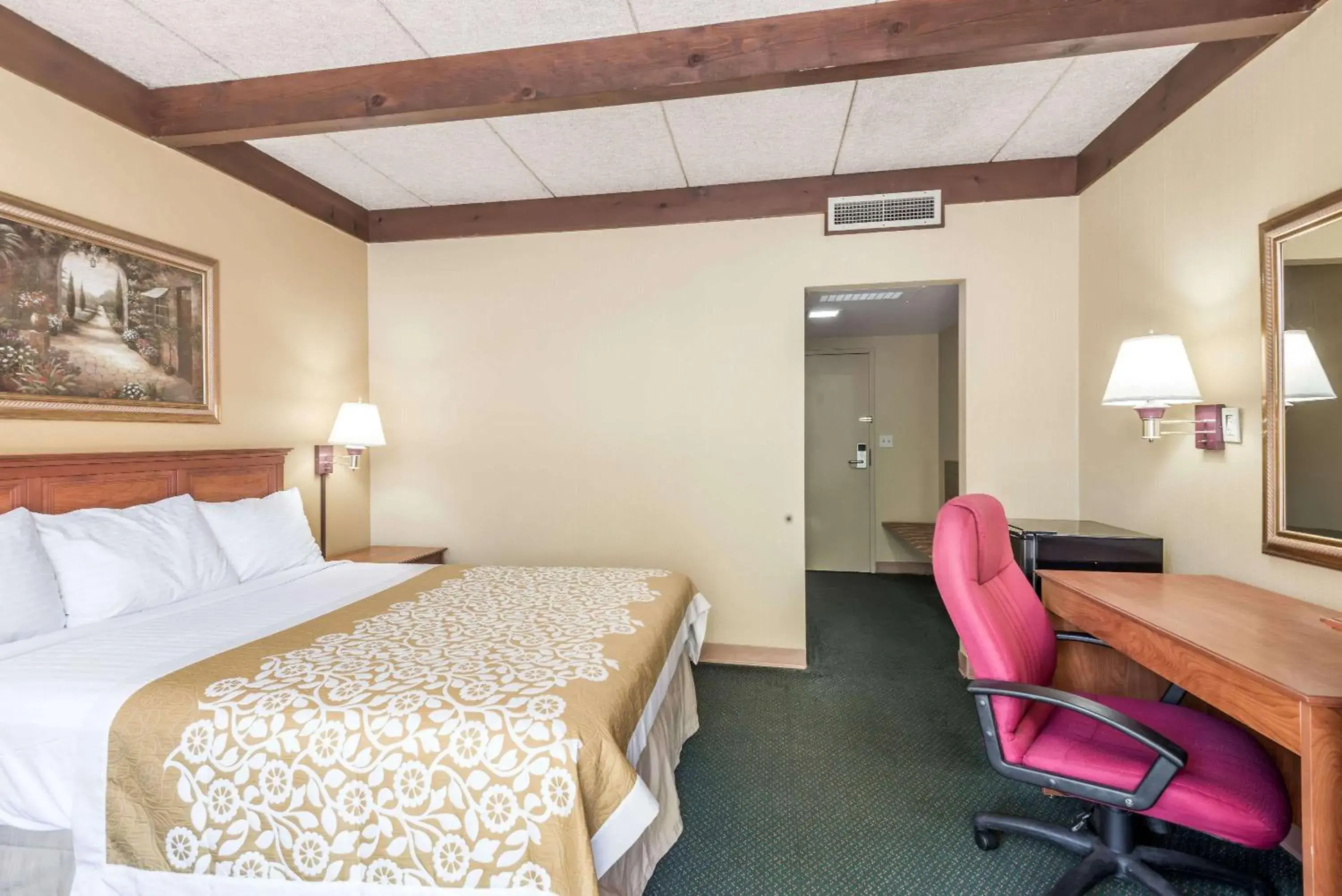 Photo of the whole room, Bed in Days Inn by Wyndham Niles Photo of the whole room, Bed in Days Inn by Wyndham Niles