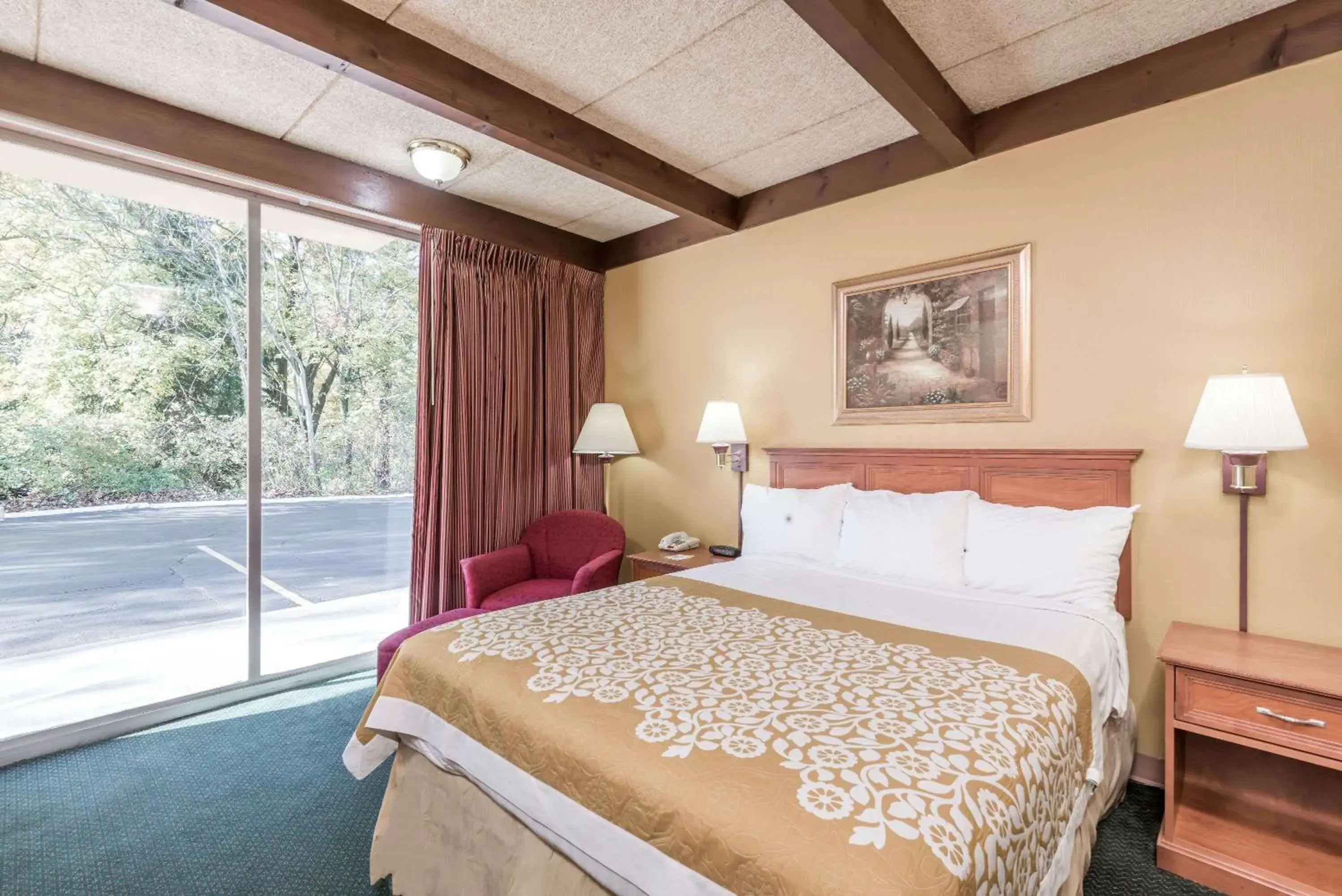 Photo of the whole room, Bed in Days Inn by Wyndham Niles Photo of the whole room, Bed in Days Inn by Wyndham Niles