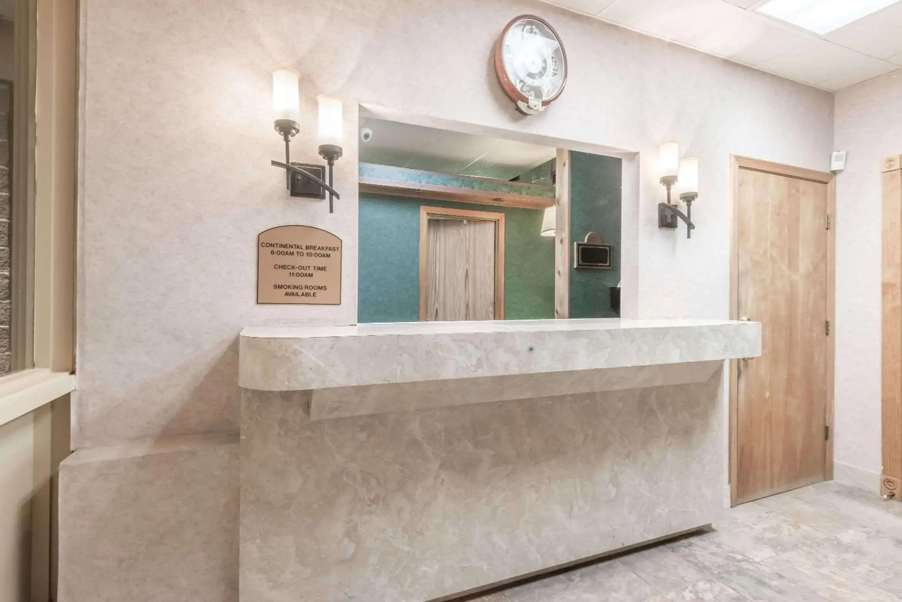 Lobby or reception in Days Inn by Wyndham Niles Lobby or reception in Days Inn by Wyndham Niles