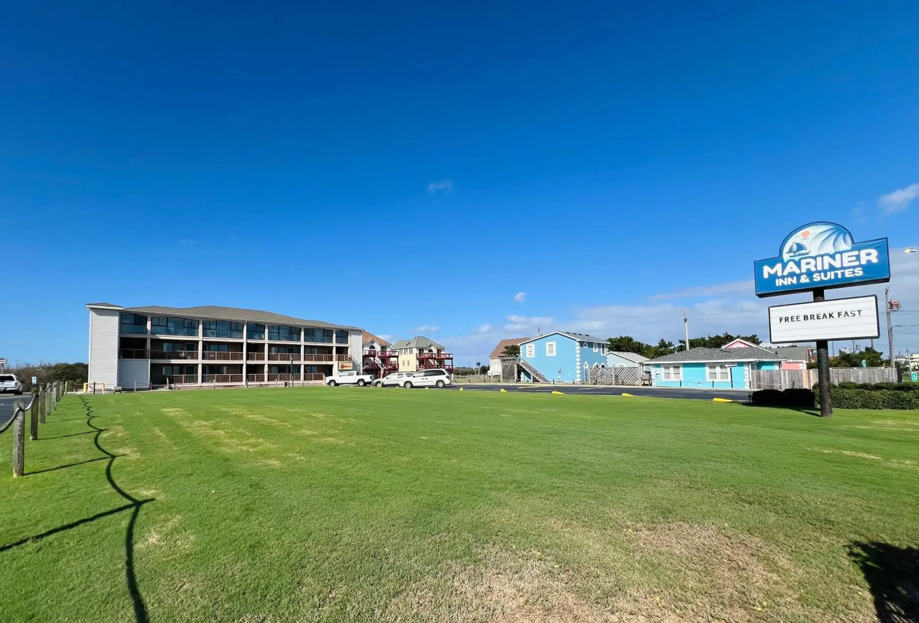 Property building in Mariner Inn And Suites Property building in Mariner Inn And Suites