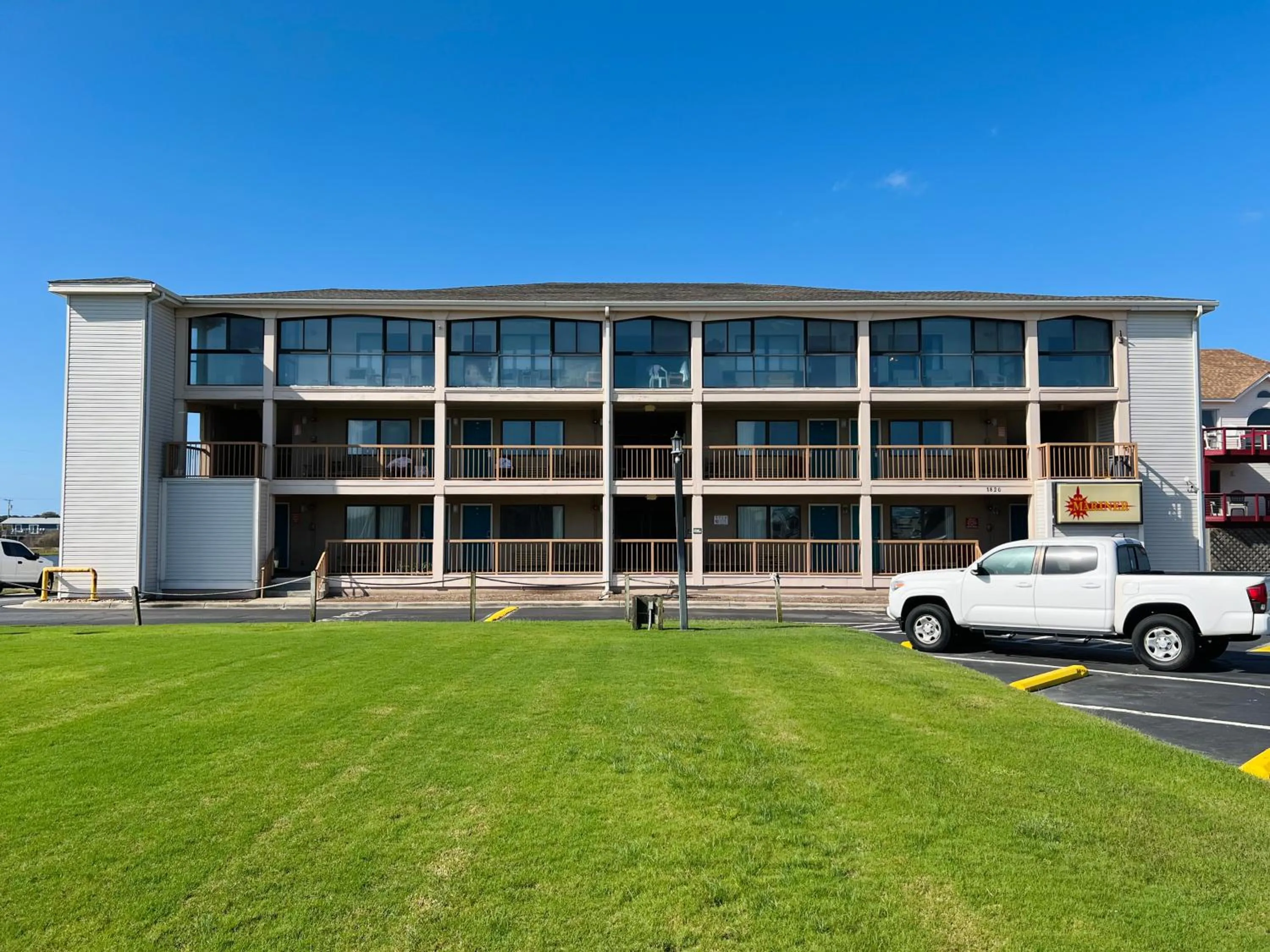 Property building in Mariner Inn And Suites