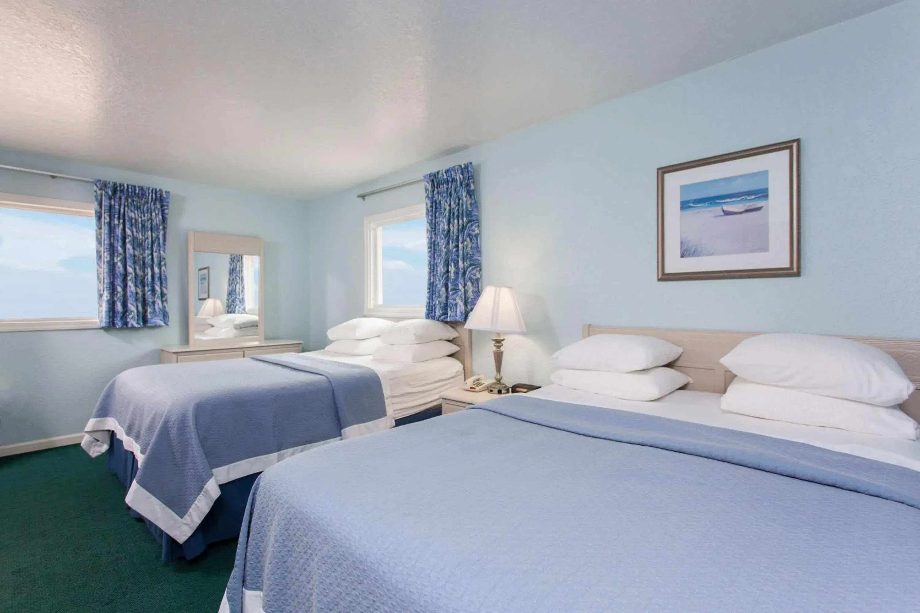 Photo of the whole room, Bed in Mariner Inn And Suites Photo of the whole room, Bed in Mariner Inn And Suites