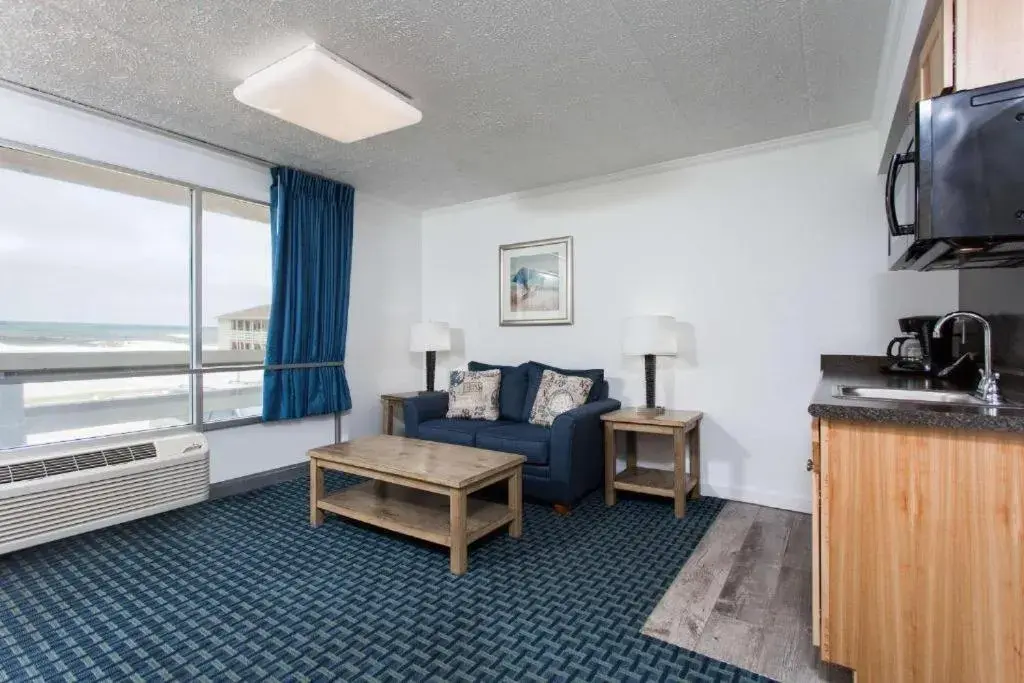 King Suite with Ocean View - single occupancy - Non-Smoking in Mariner Inn And Suites King Suite with Ocean View - single occupancy - Non-Smoking in Mariner Inn And Suites
