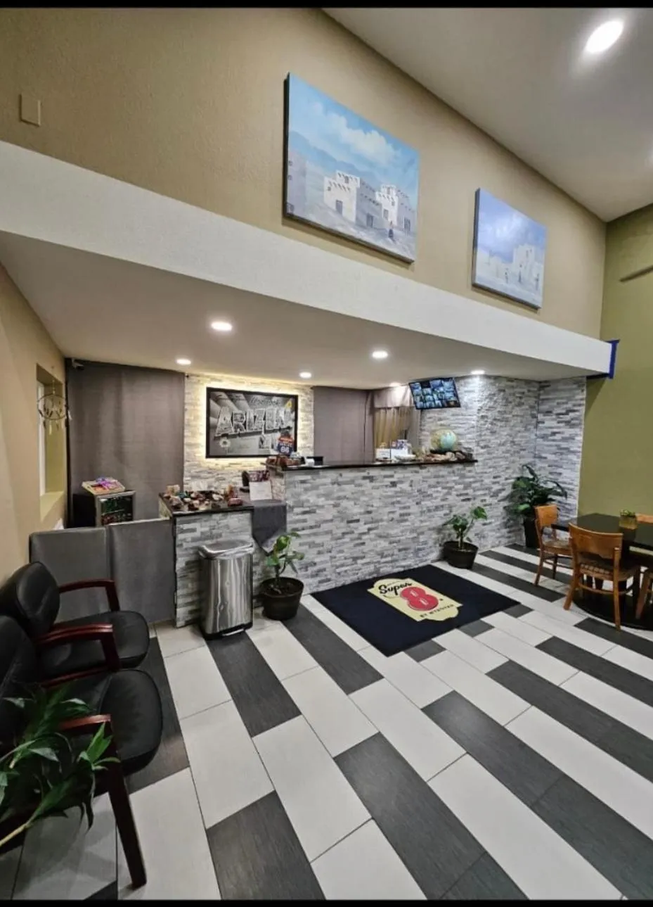 Lobby or reception in Super 8 by Wyndham Holbrook