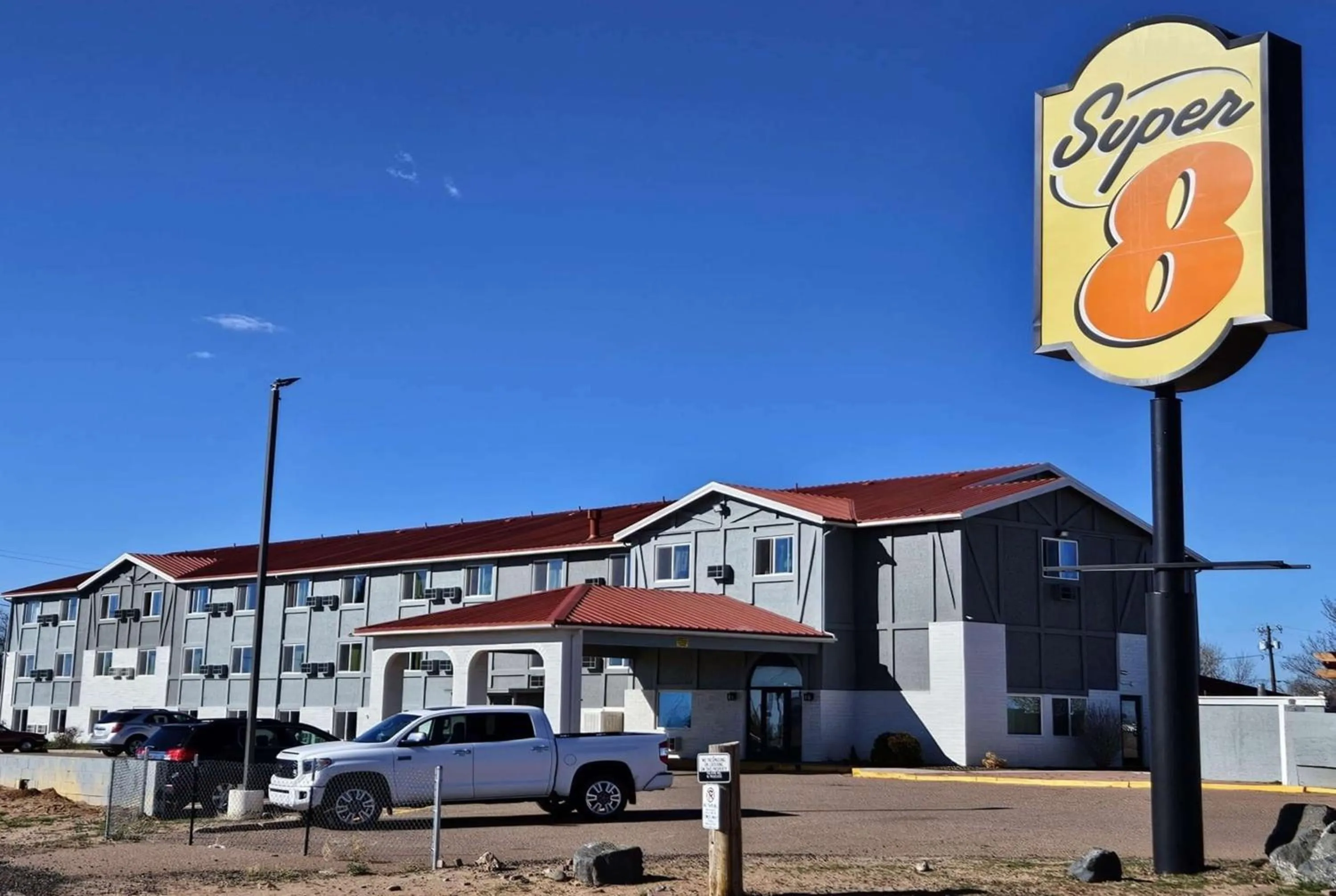 Property building in Super 8 by Wyndham Holbrook