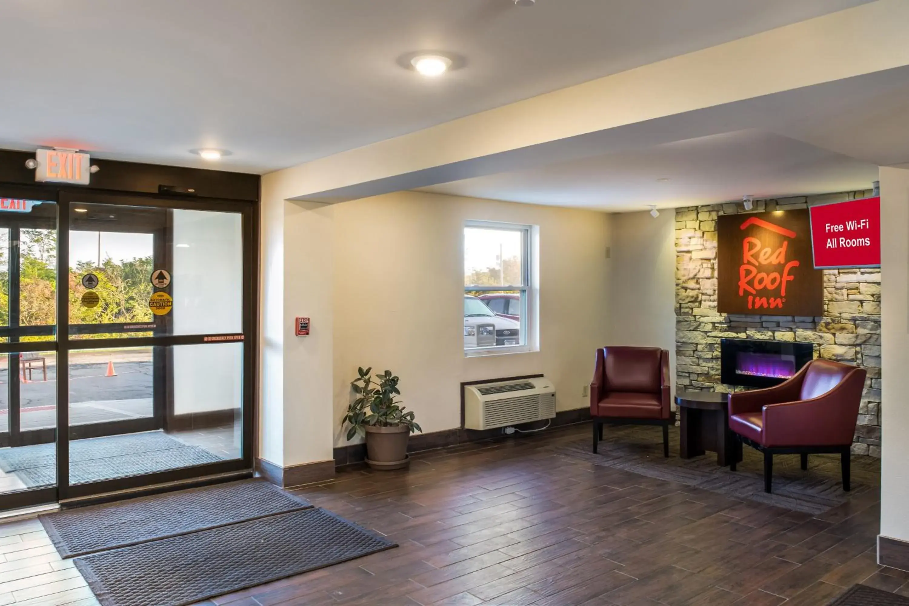 Lobby or reception in Red Roof Inn Richmond, IN Lobby or reception in Red Roof Inn Richmond, IN