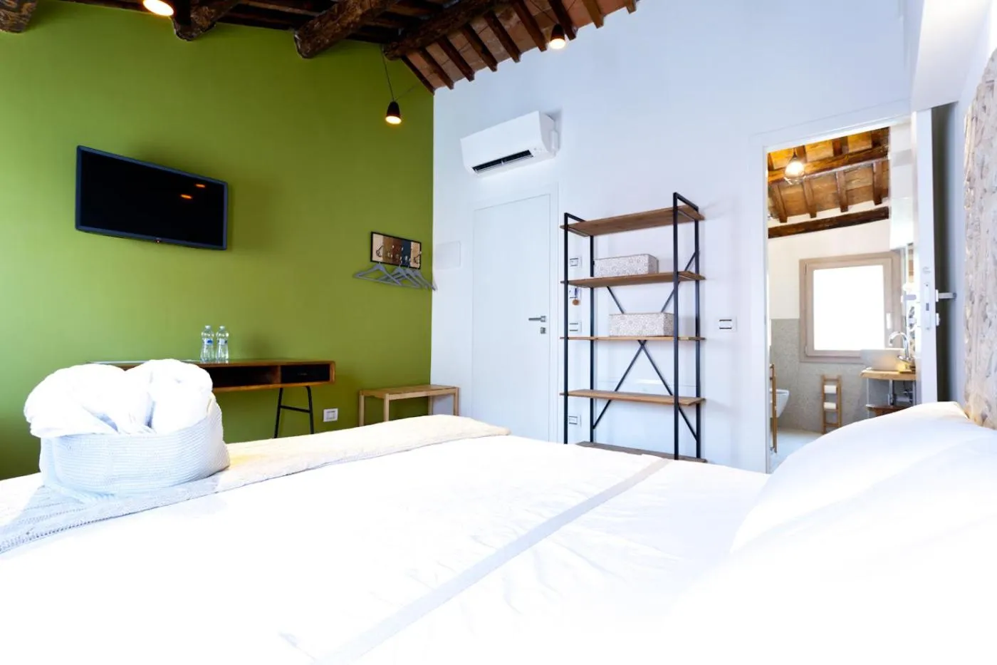 Photo of the whole room, Bed in B&B LA CANEVA 951