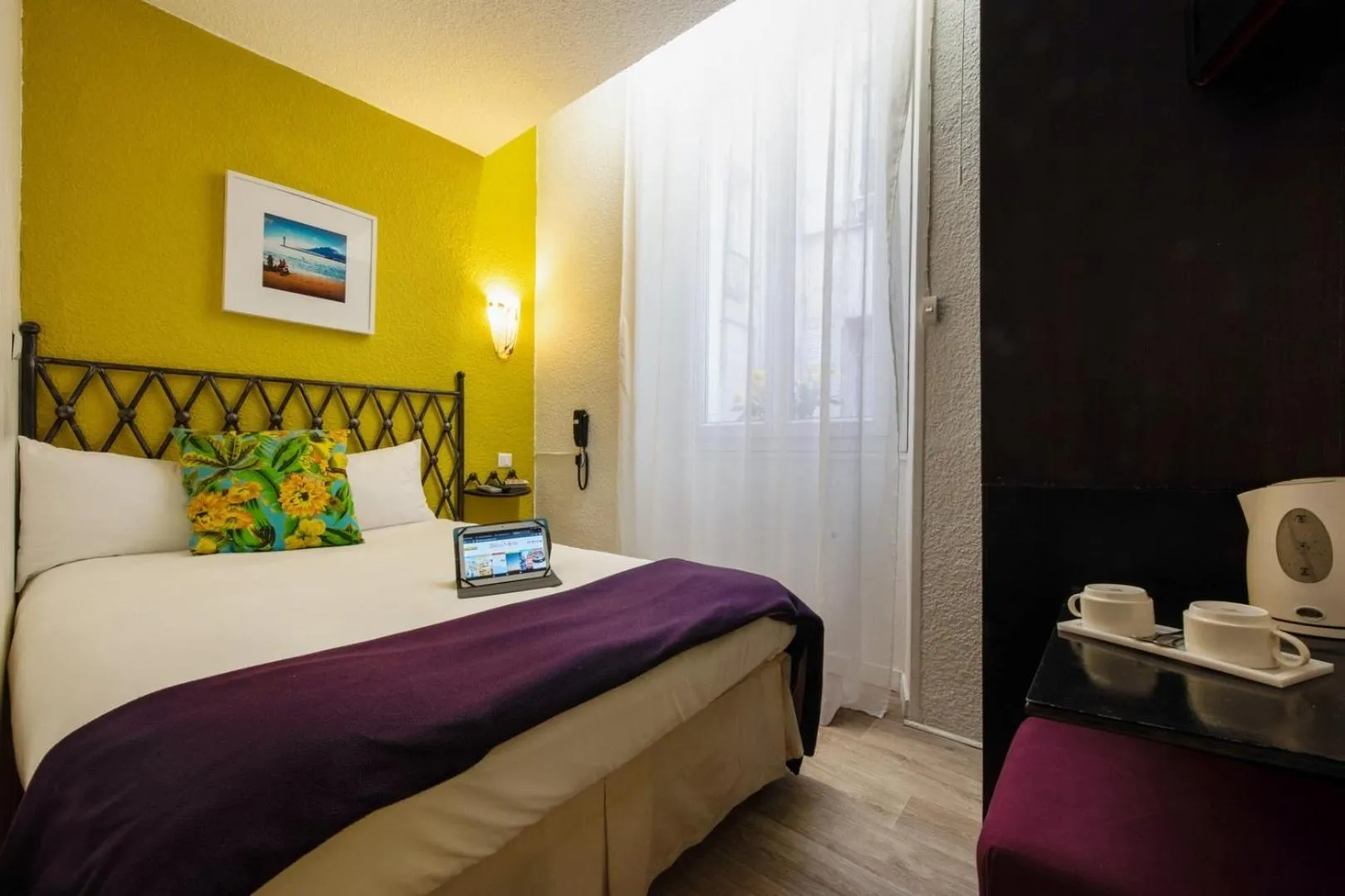 Bedroom, Bed in Hôtel Brimer Cannes