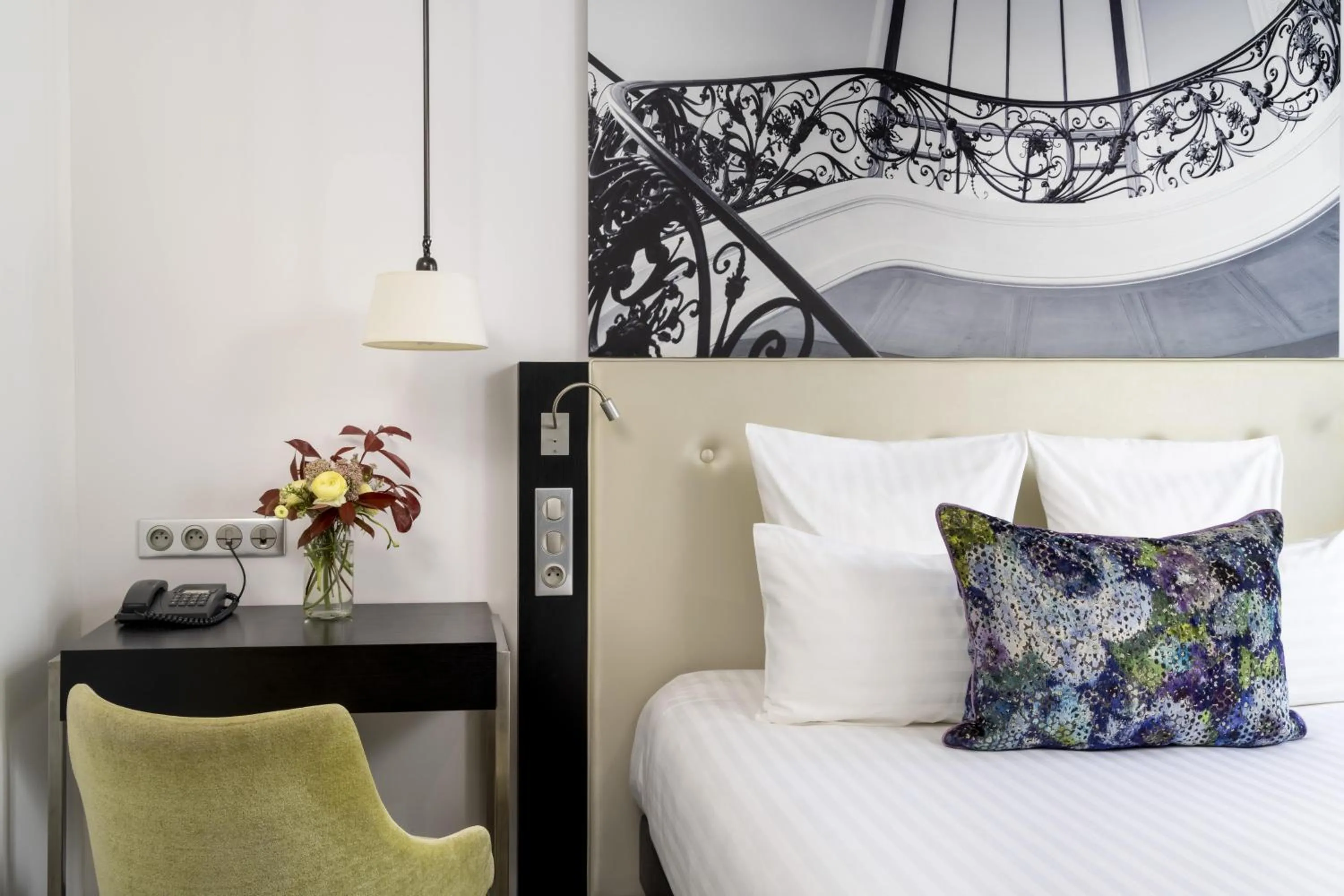 Bedroom, Bed in Hôtel Gustave