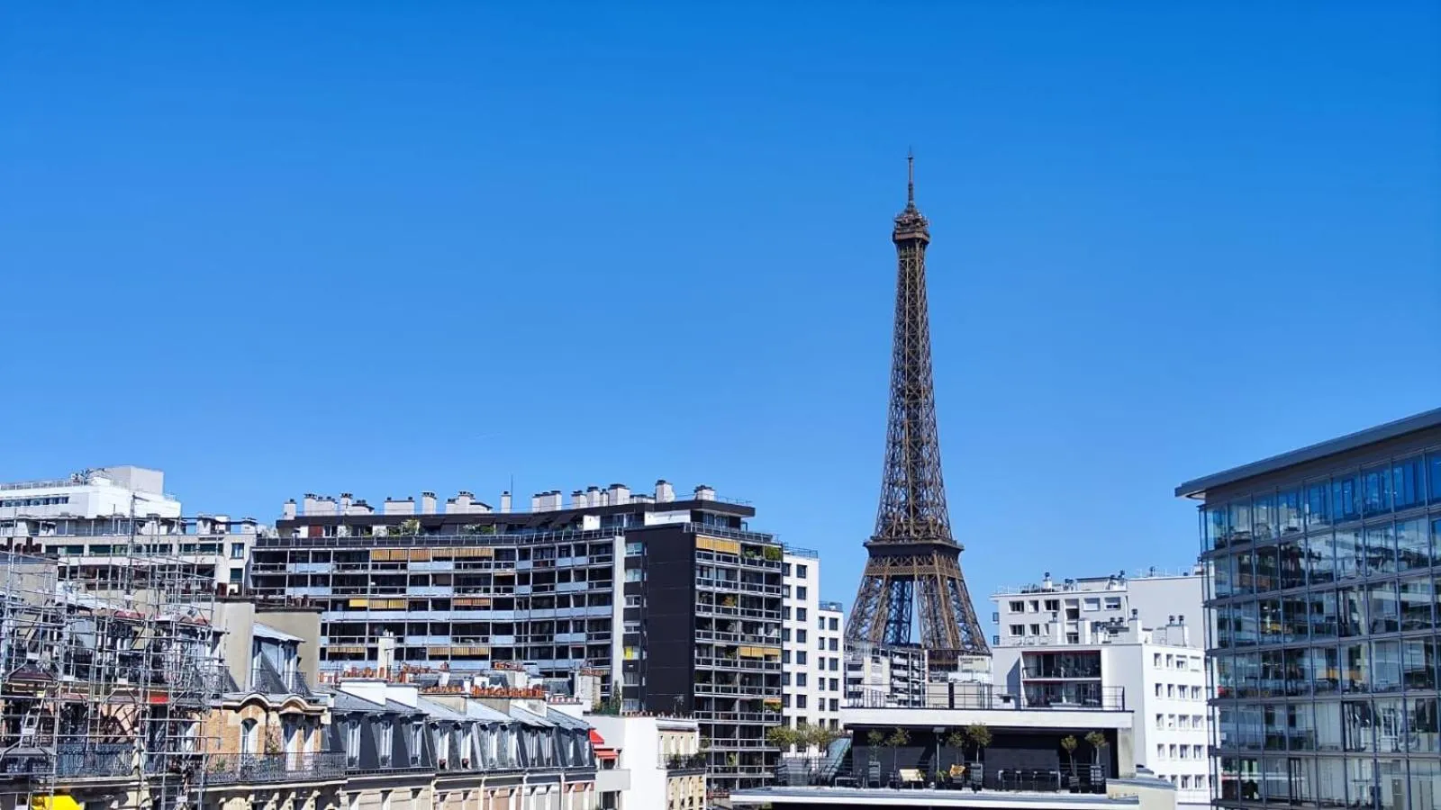 City view in Hôtel Gustave