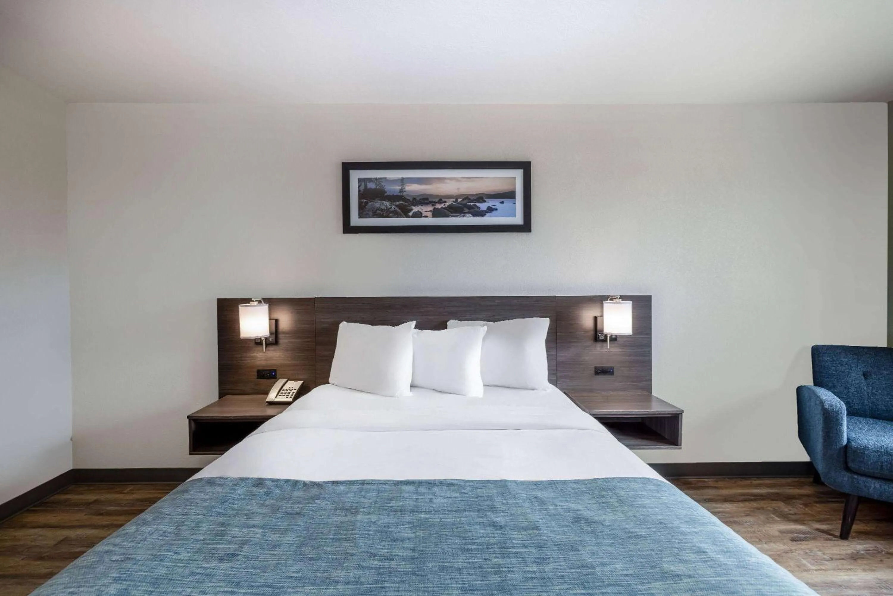 Bed in Wingate by Wyndham Butte City Center