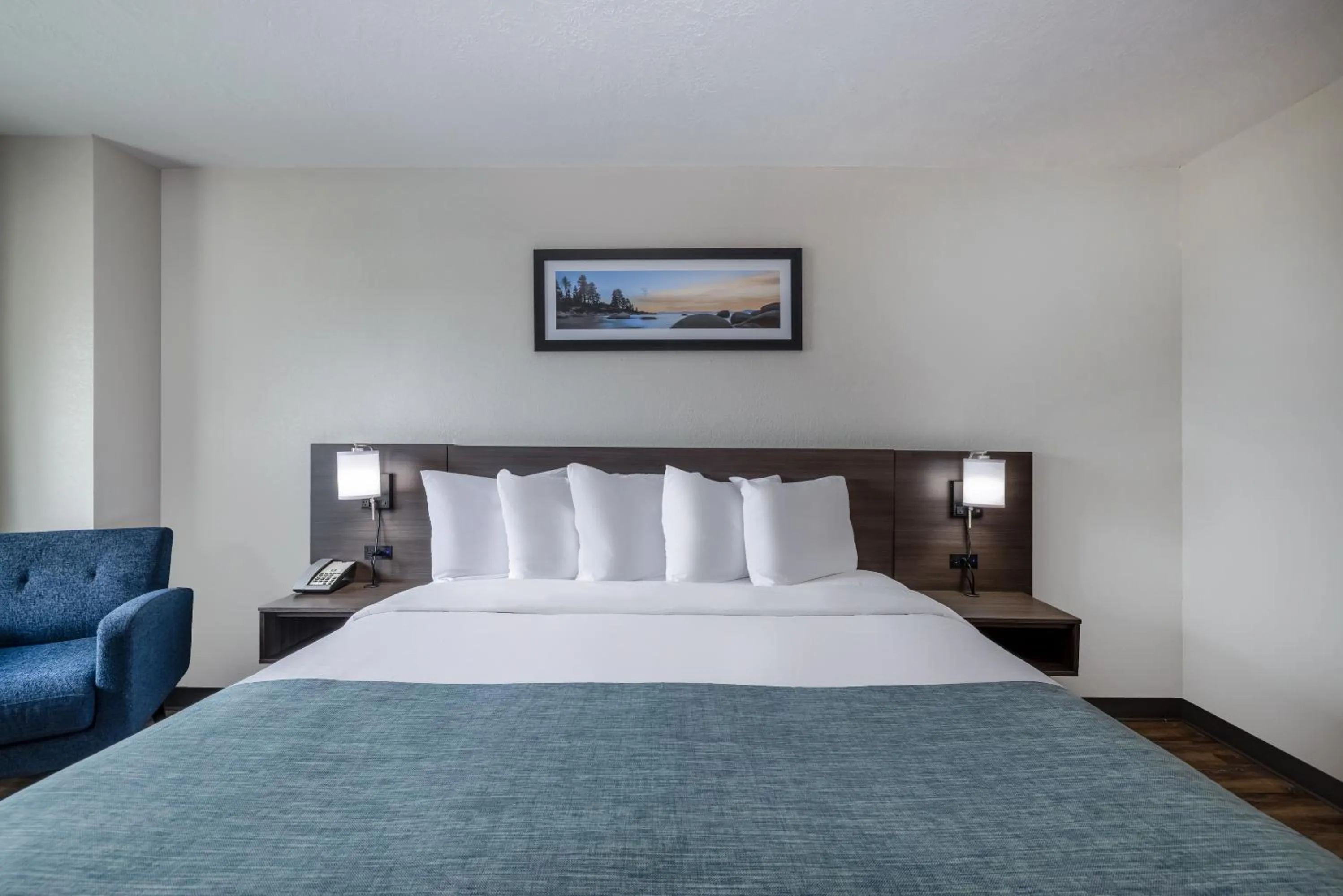 Bed in Wingate by Wyndham Butte City Center