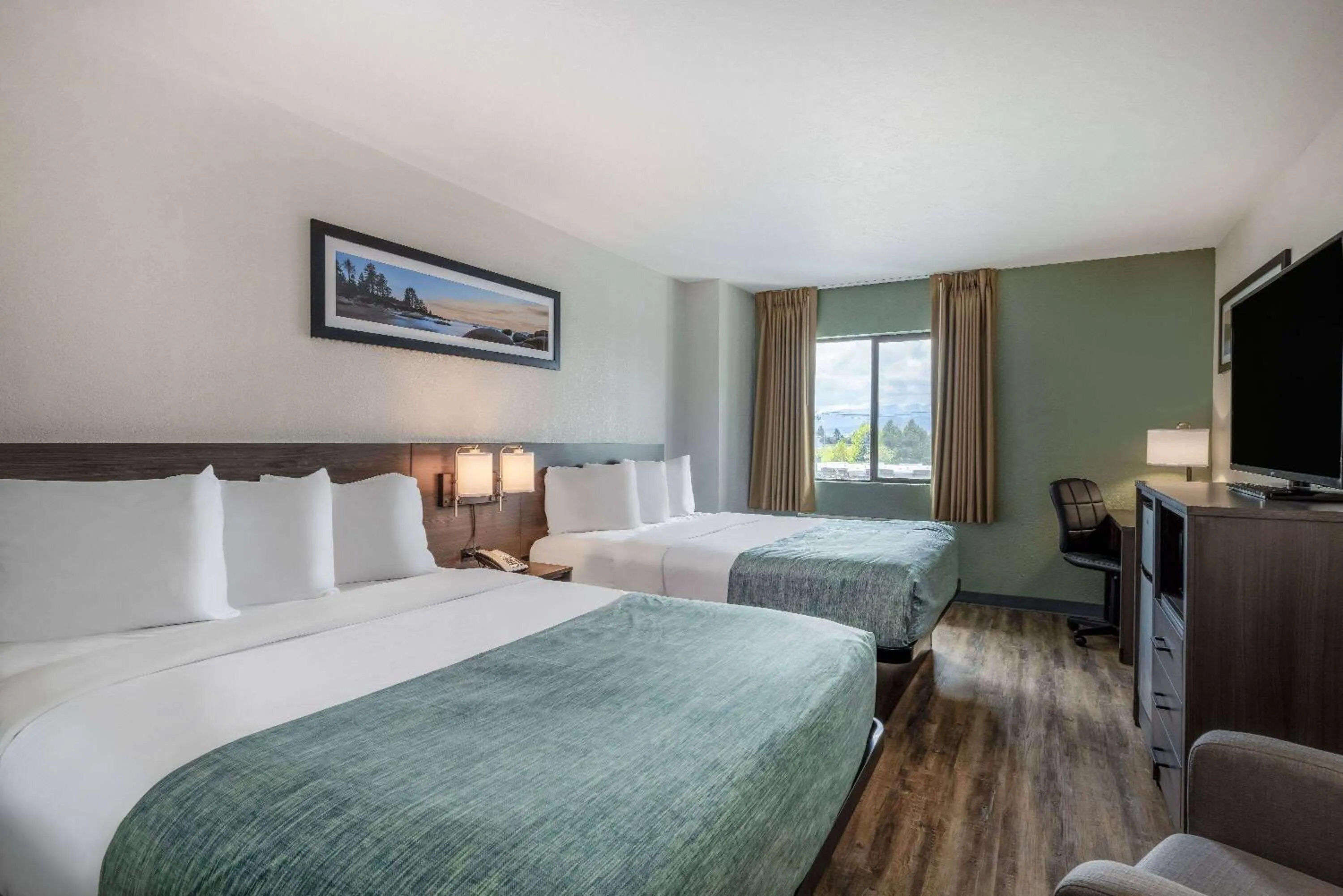 Photo of the whole room, Bed in Wingate by Wyndham Butte City Center