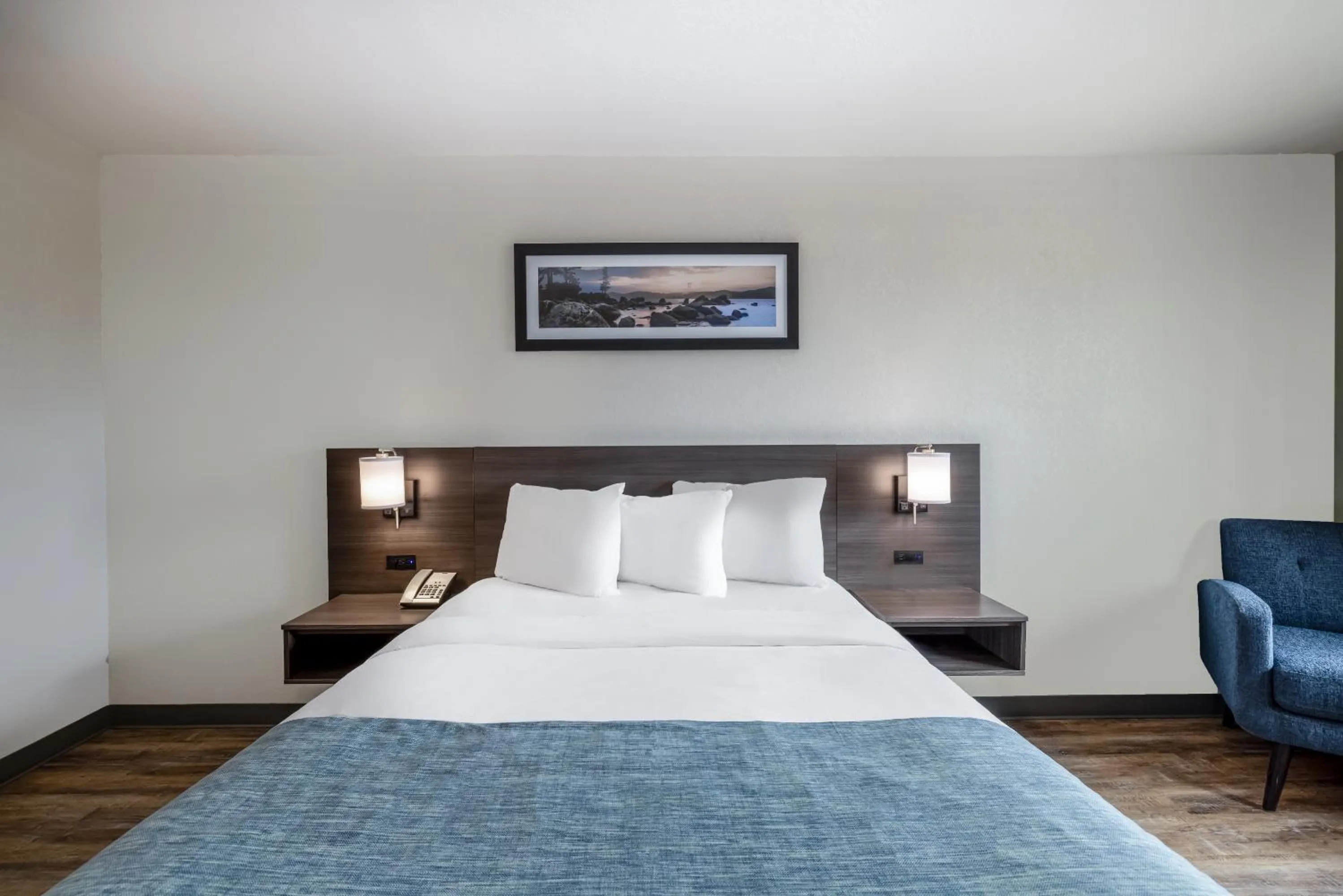 Bed in Wingate by Wyndham Butte City Center