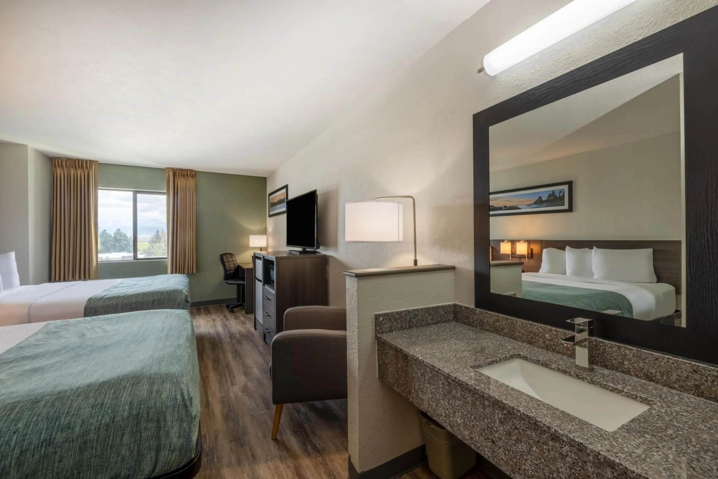 Bed in Wingate by Wyndham Butte City Center