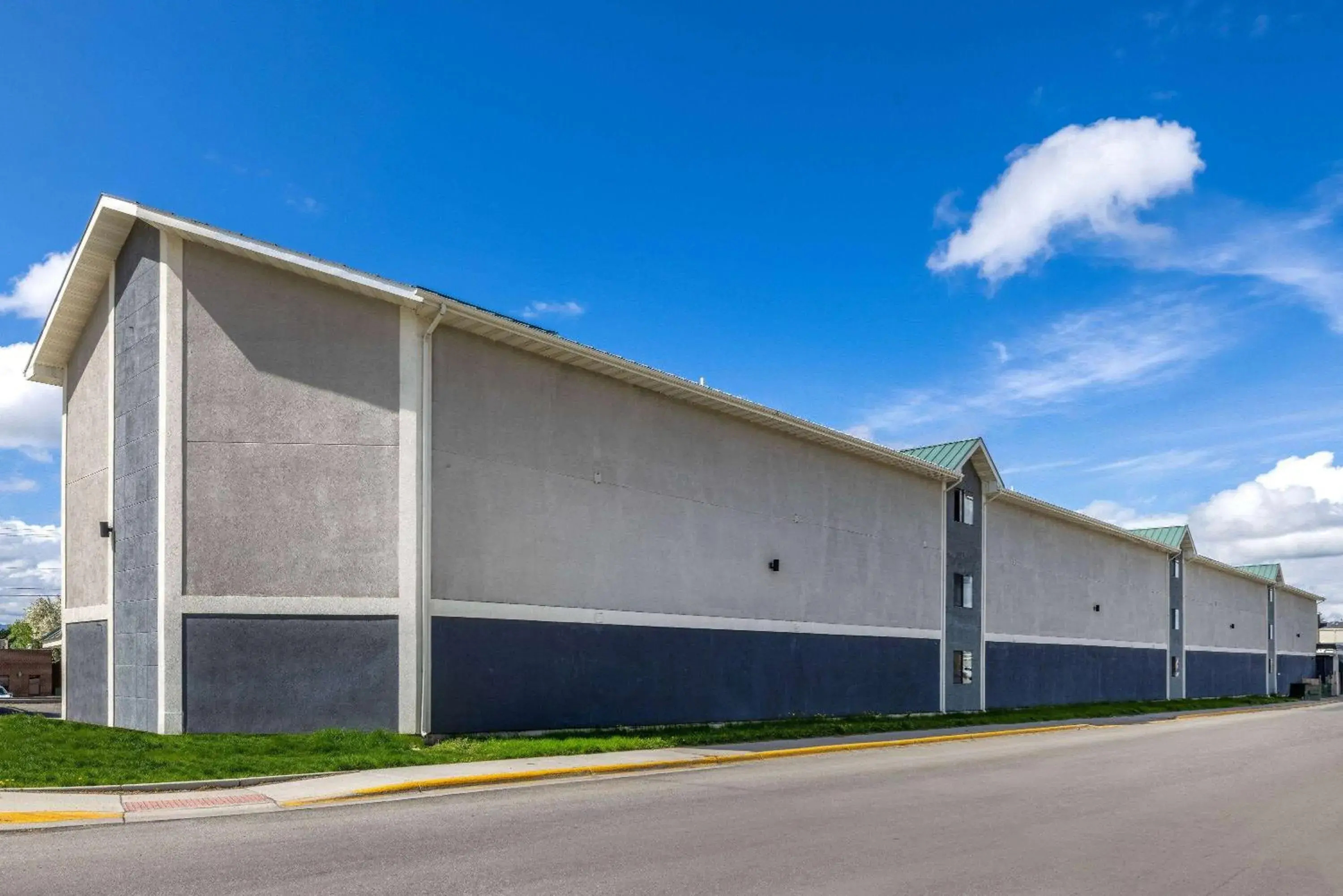 Property building in Wingate by Wyndham Butte City Center Property building in Wingate by Wyndham Butte City Center