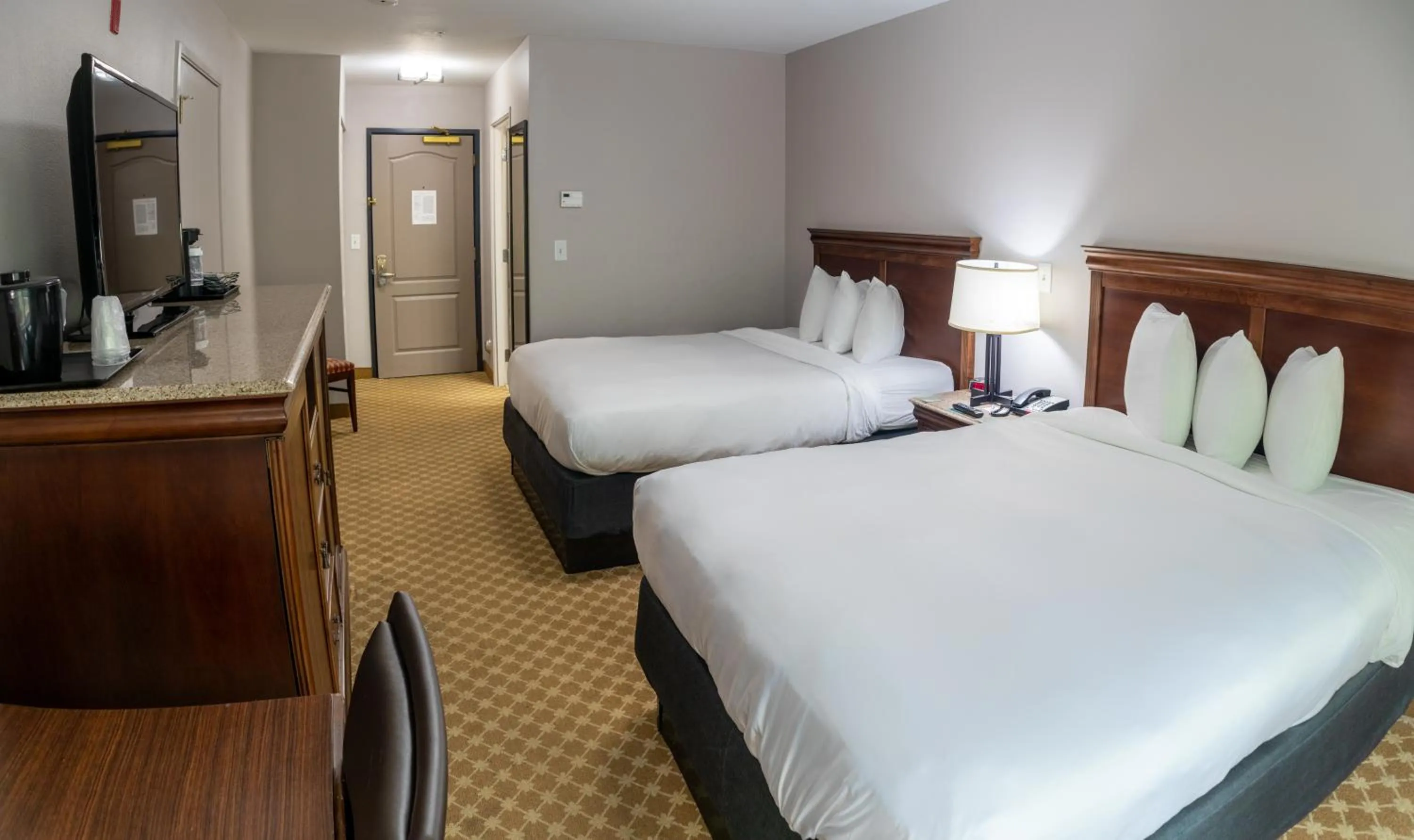 Bedroom, Bed in Country Inn & Suites by Radisson, Wilmington, NC
