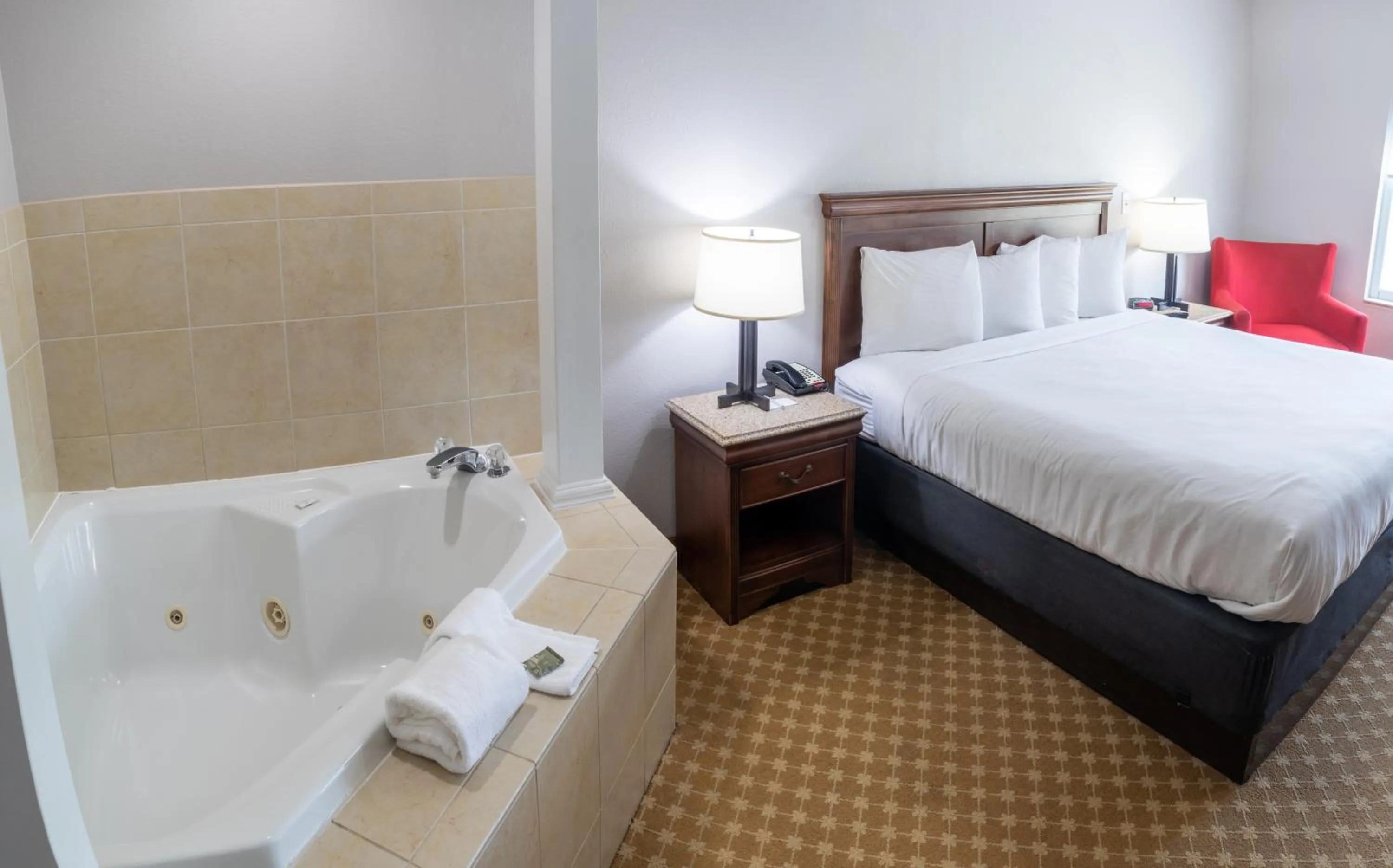 Bedroom, Bed in Country Inn & Suites by Radisson, Wilmington, NC