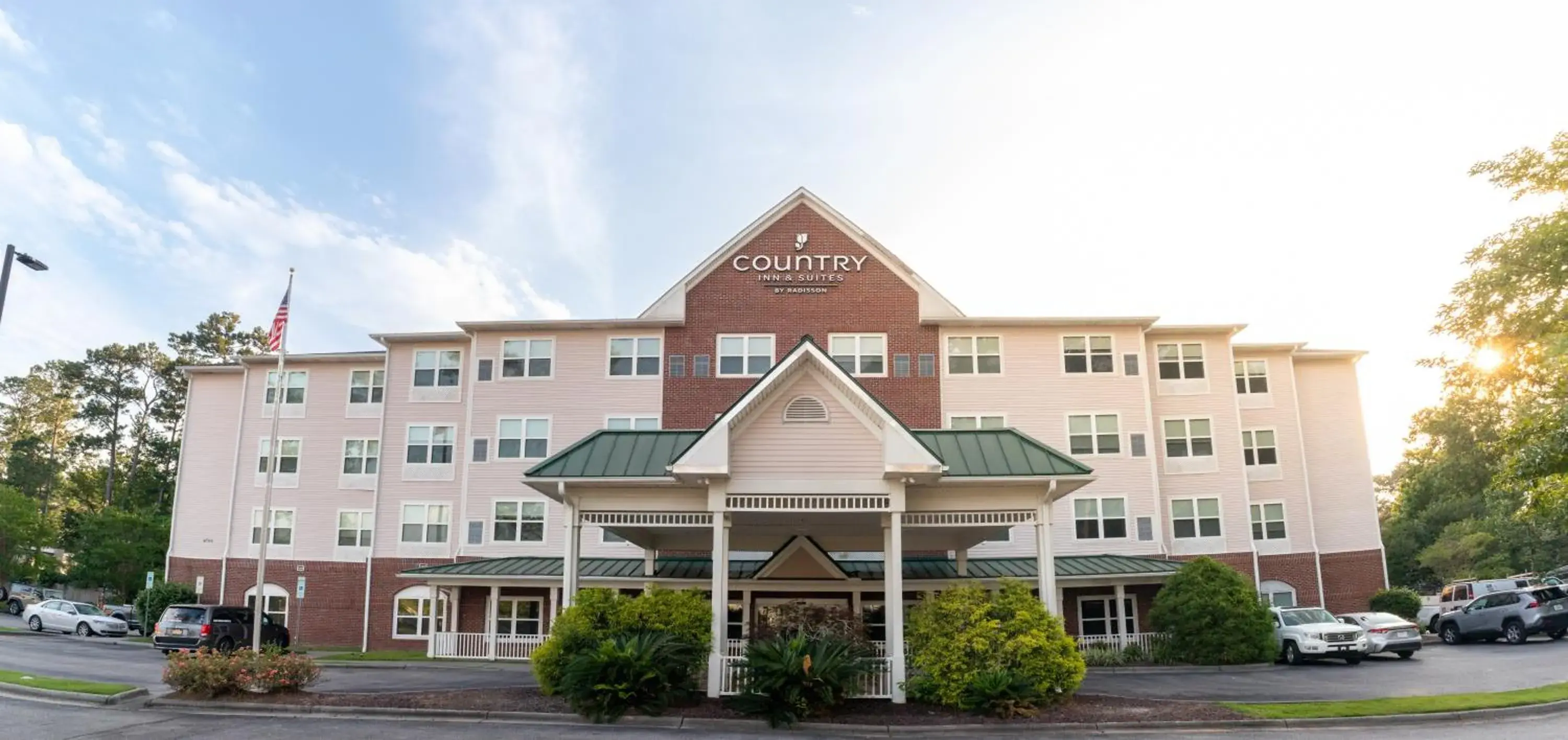 Property building in Country Inn & Suites by Radisson, Wilmington, NC Property building in Country Inn & Suites by Radisson, Wilmington, NC
