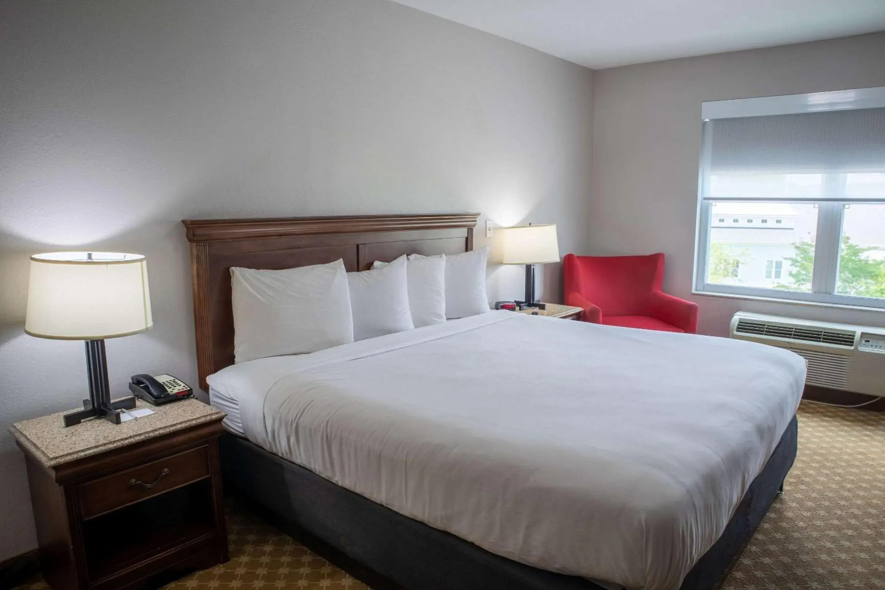 Bedroom, Bed in Country Inn & Suites by Radisson, Wilmington, NC Bedroom, Bed in Country Inn & Suites by Radisson, Wilmington, NC