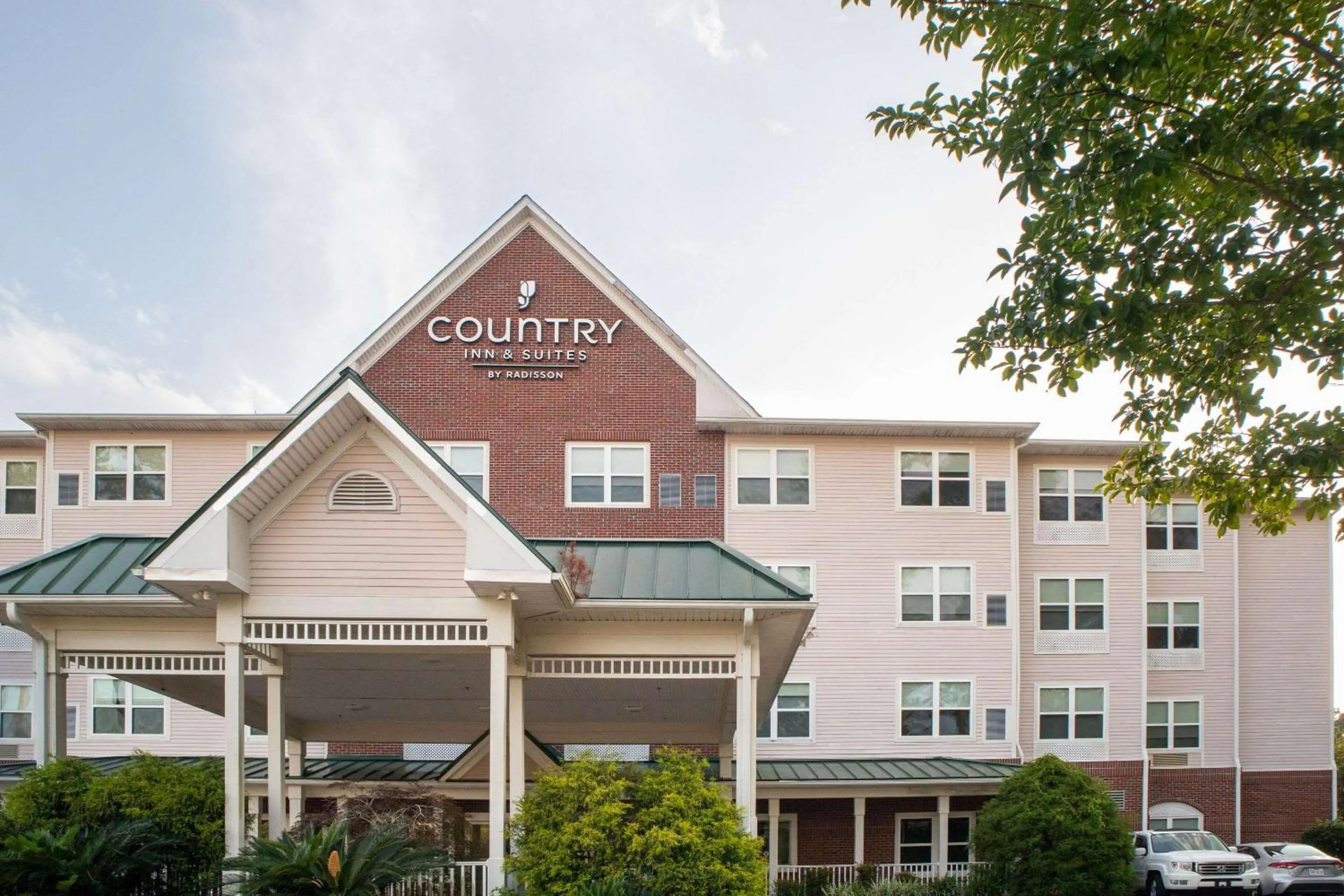 Property building in Country Inn & Suites by Radisson, Wilmington, NC