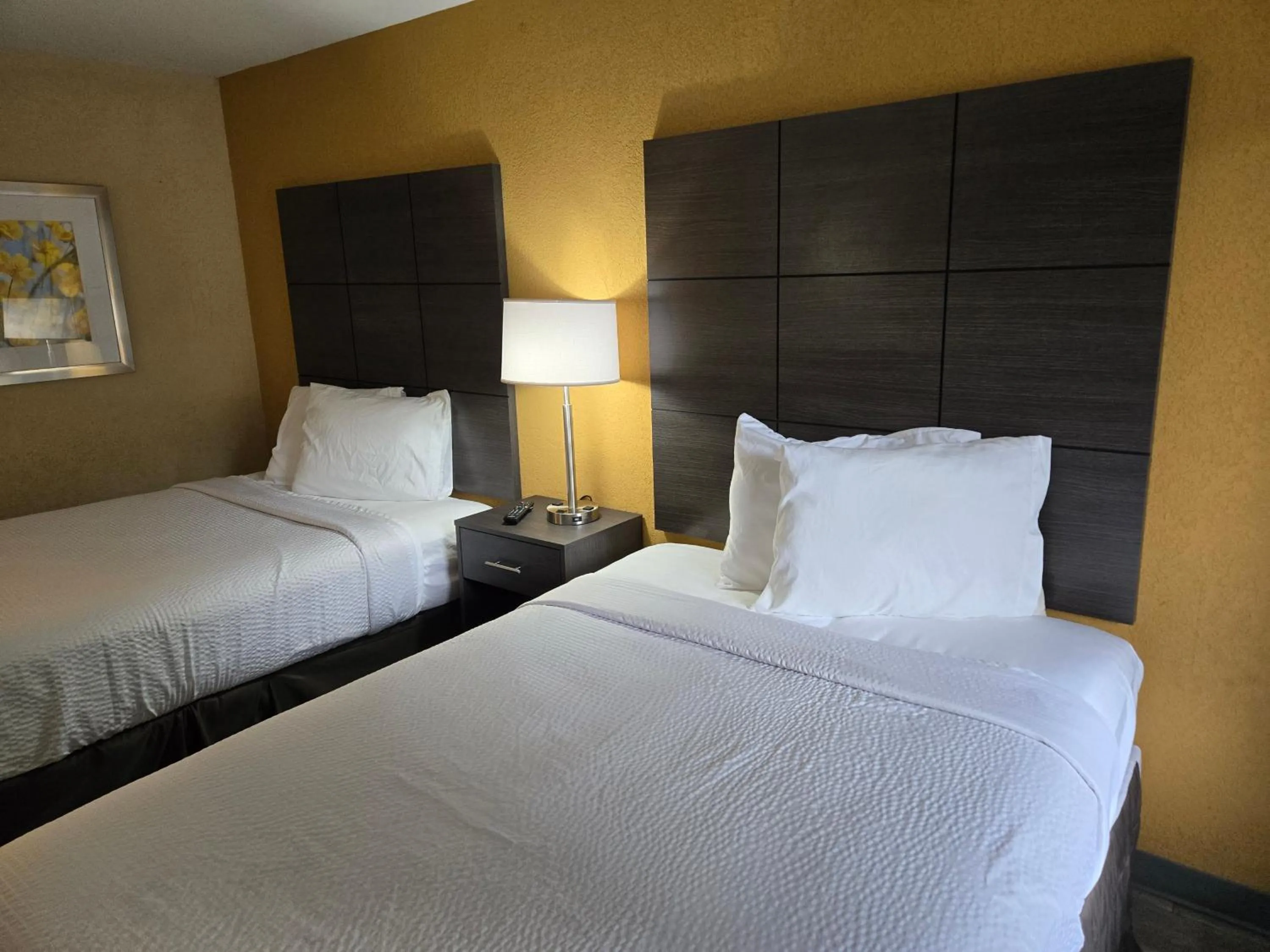 Days Inn by Wyndham Charlotte Northlake