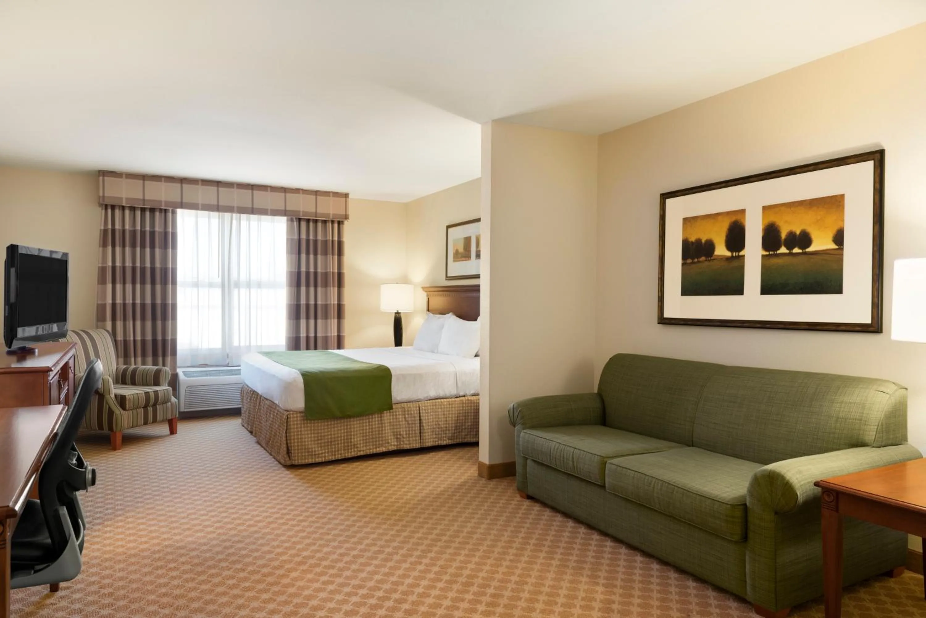 Seating area, Bed in Country Inn & Suites by Radisson, Peoria North, IL