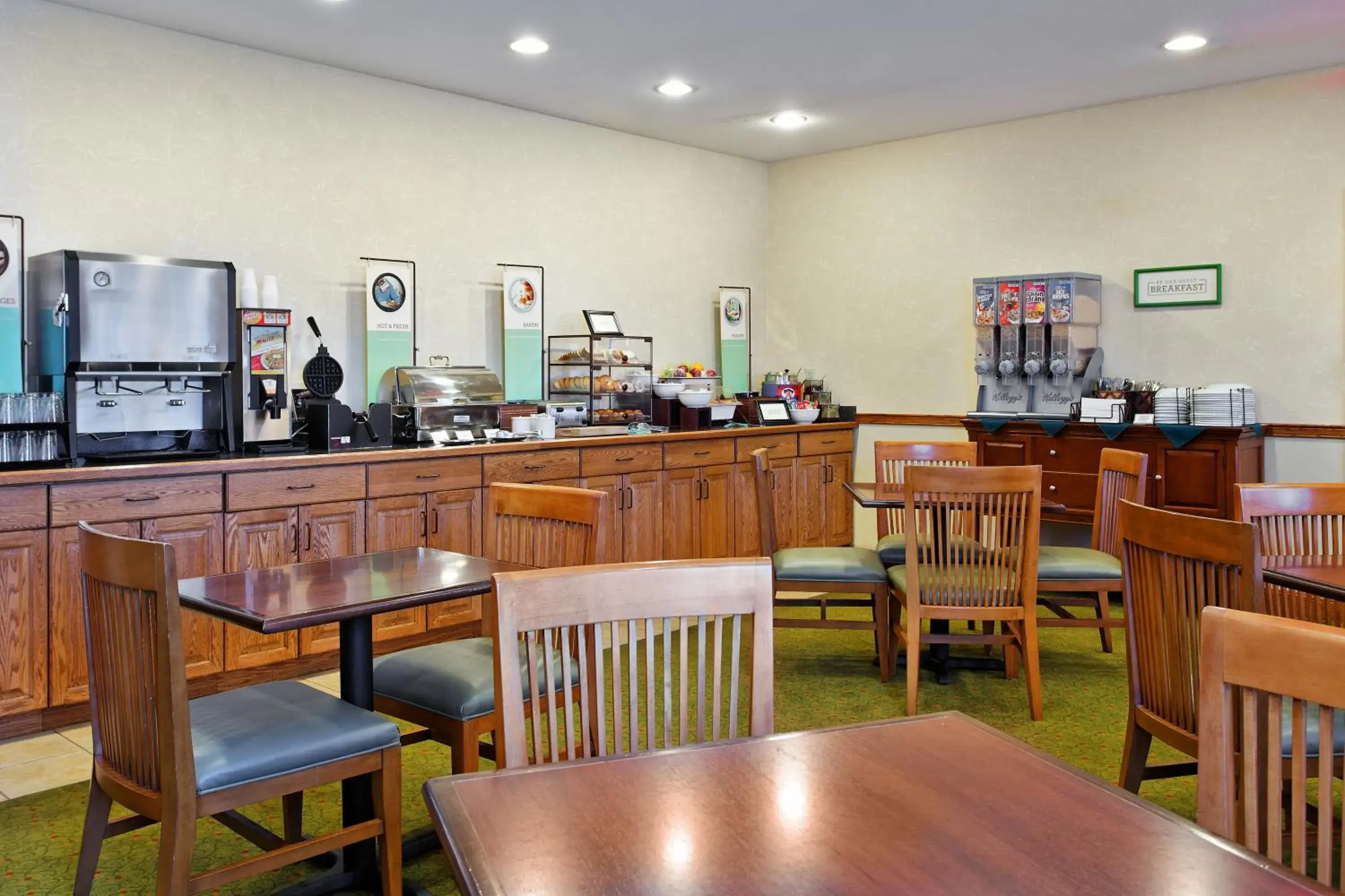 Restaurant/places to eat in Country Inn & Suites by Radisson, Peoria North, IL Restaurant/places to eat in Country Inn & Suites by Radisson, Peoria North, IL