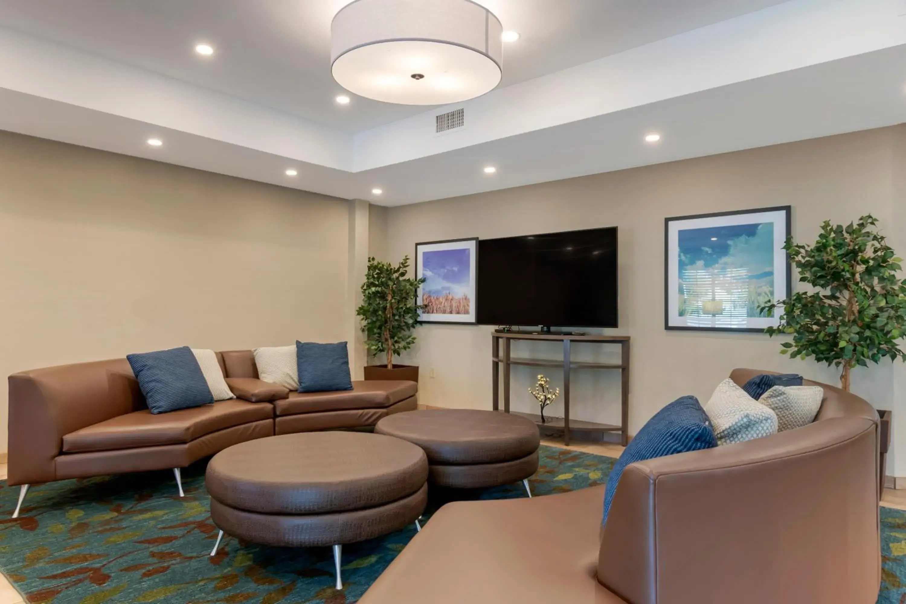 Property building in Candlewood Suites Reading by IHG Property building in Candlewood Suites Reading by IHG