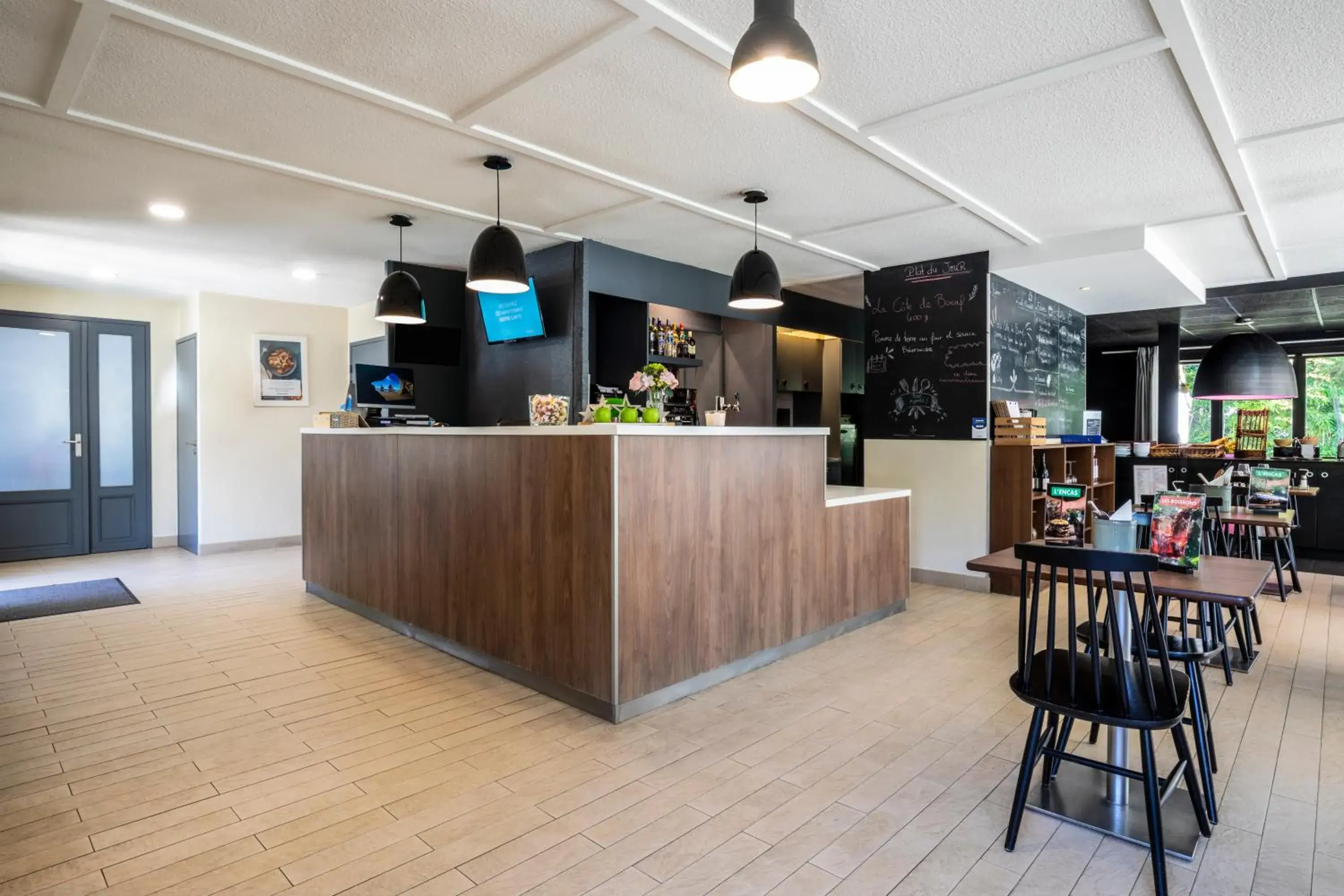 Restaurant/places to eat in Campanile Evry Est - Saint Germain les Corbeil Restaurant/places to eat in Campanile Evry Est - Saint Germain les Corbeil