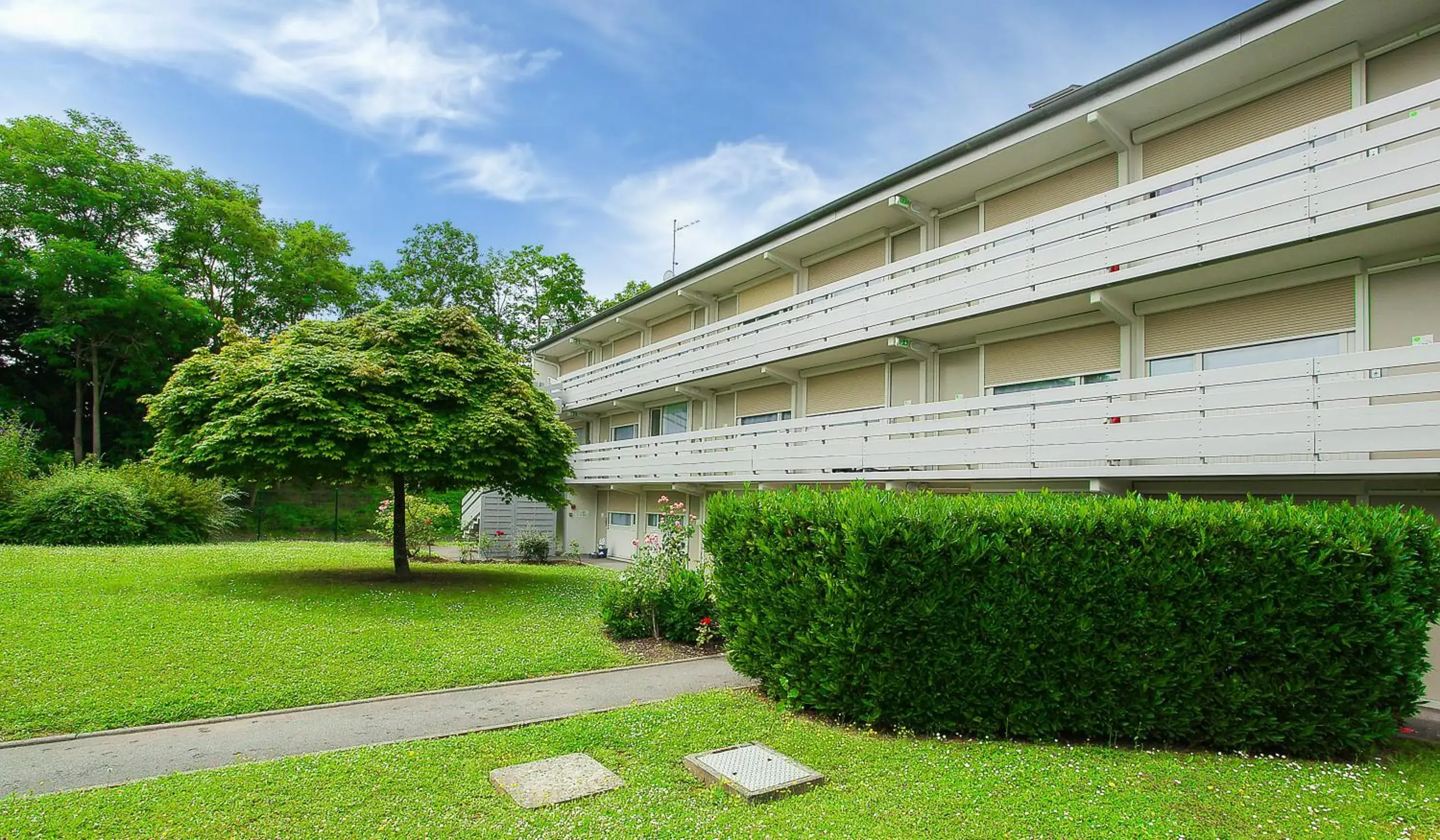 Facade/entrance in Campanile Evry Est - Saint Germain les Corbeil Facade/entrance in Campanile Evry Est - Saint Germain les Corbeil