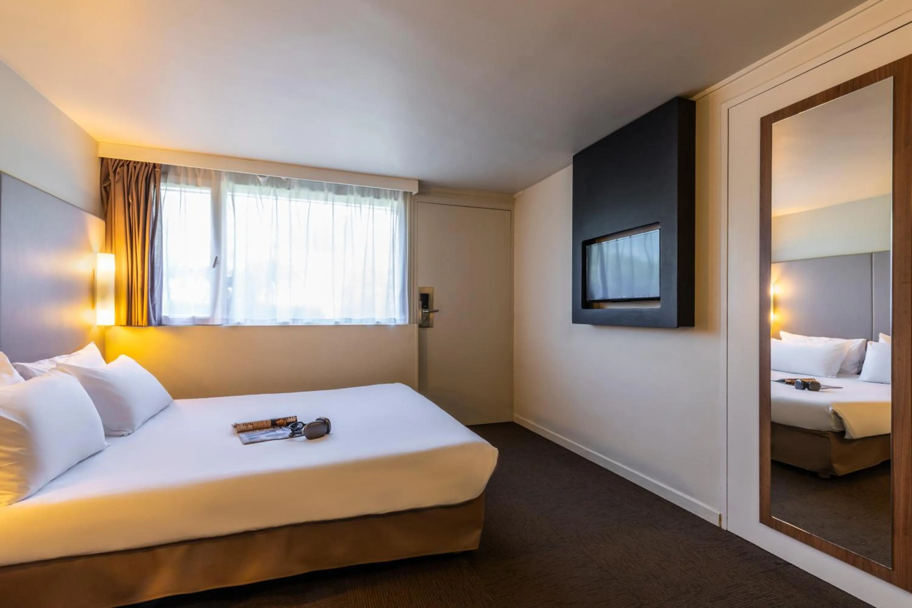 Bed in Campanile Evry Est - Saint Germain les Corbeil