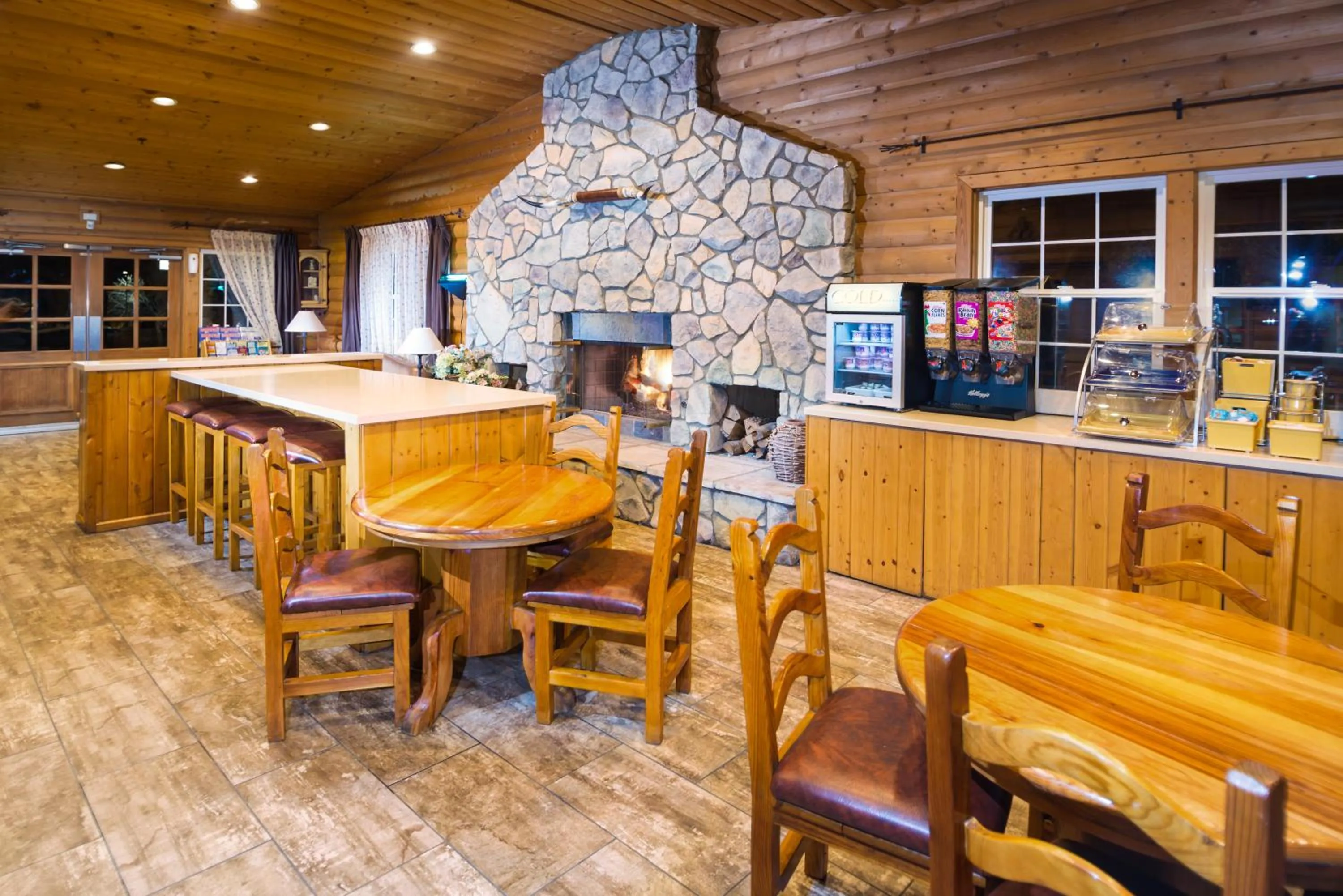 Restaurant/places to eat in Days Inn by Wyndham Lebec