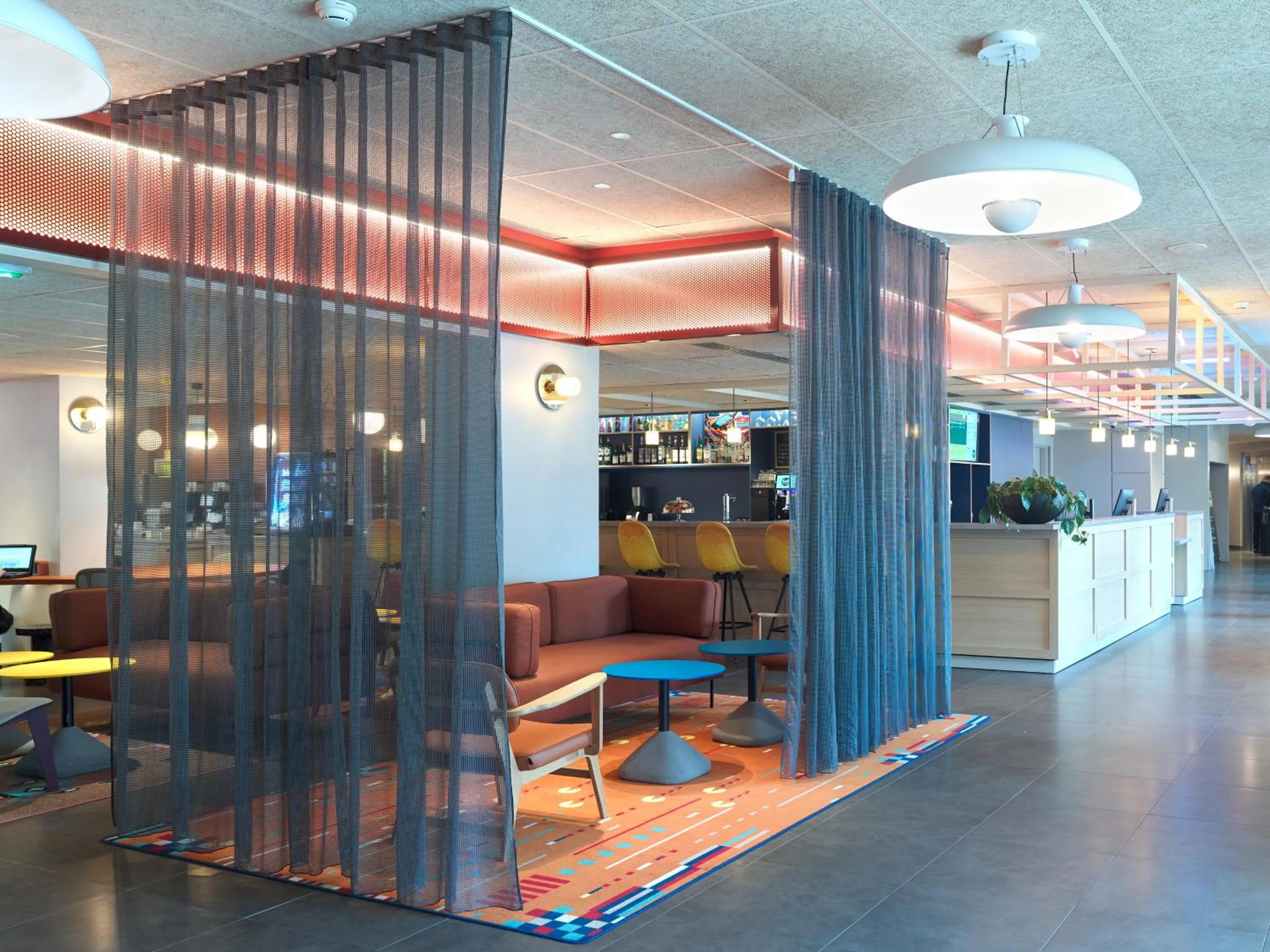 Restaurant/places to eat in B&B HOTEL Paris 17 Batignolles