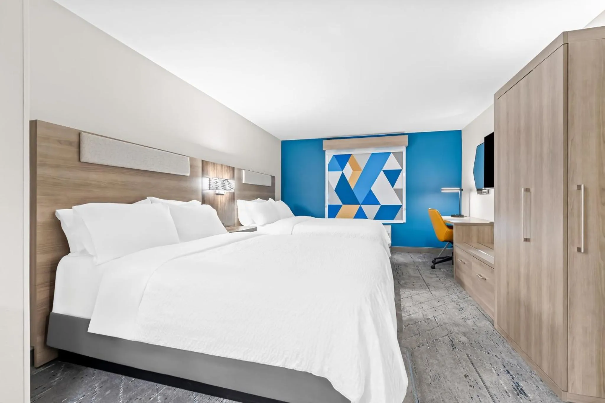 Photo of the whole room, Bed in Holiday Inn Express Washington Court House by IHG