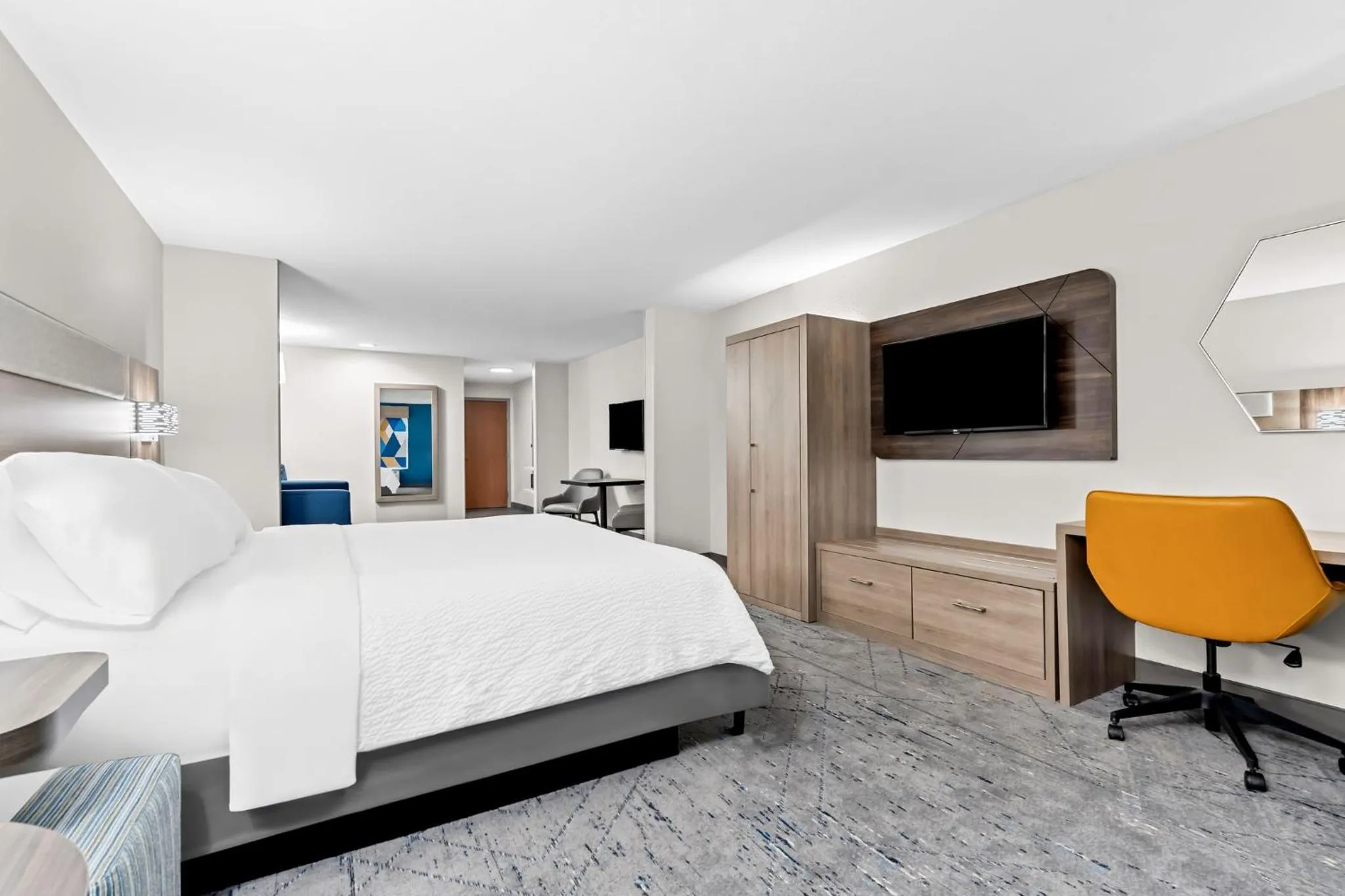 Photo of the whole room, Bed in Holiday Inn Express Washington Court House by IHG