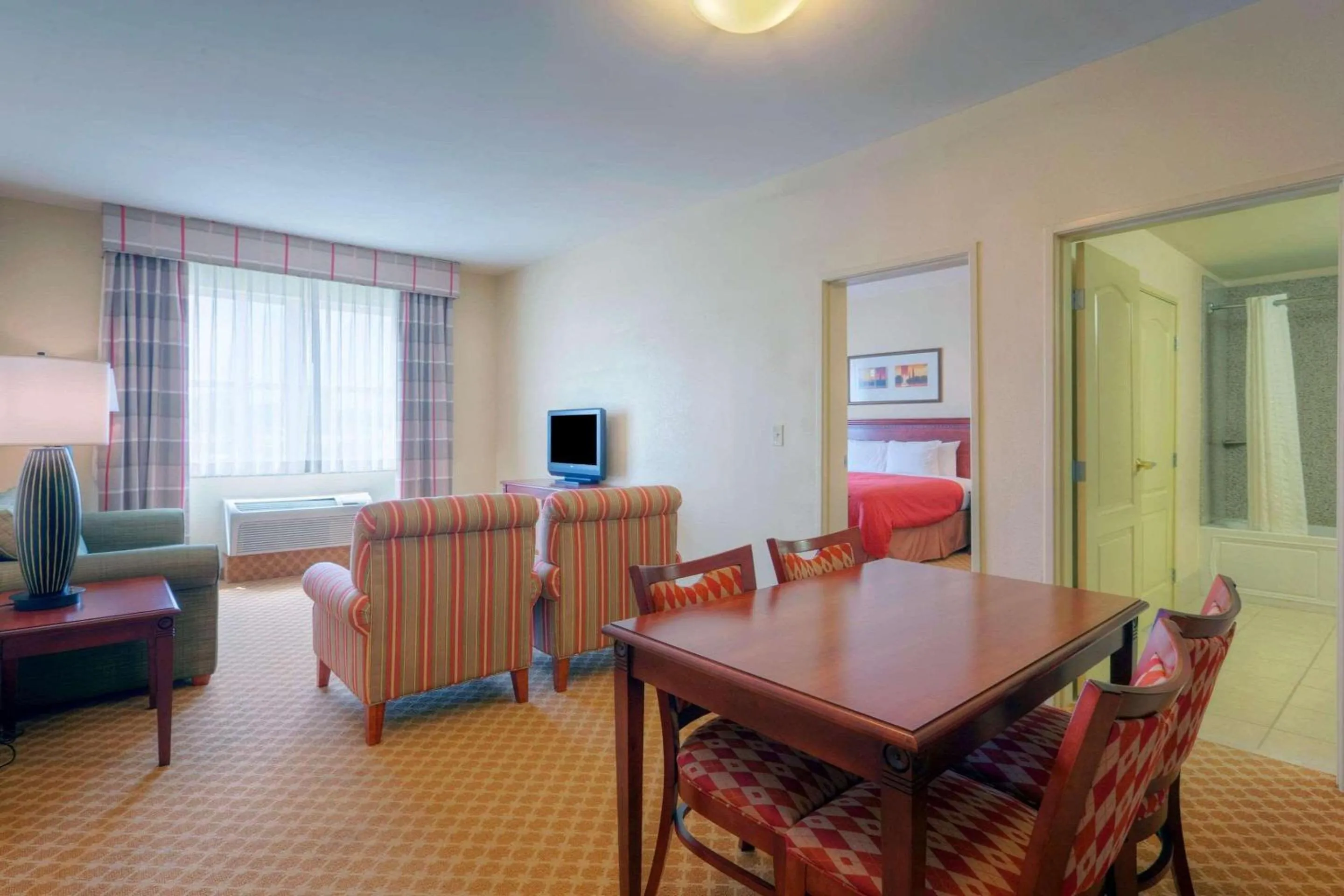 Bedroom in Country Inn & Suites by Radisson, Emporia, VA